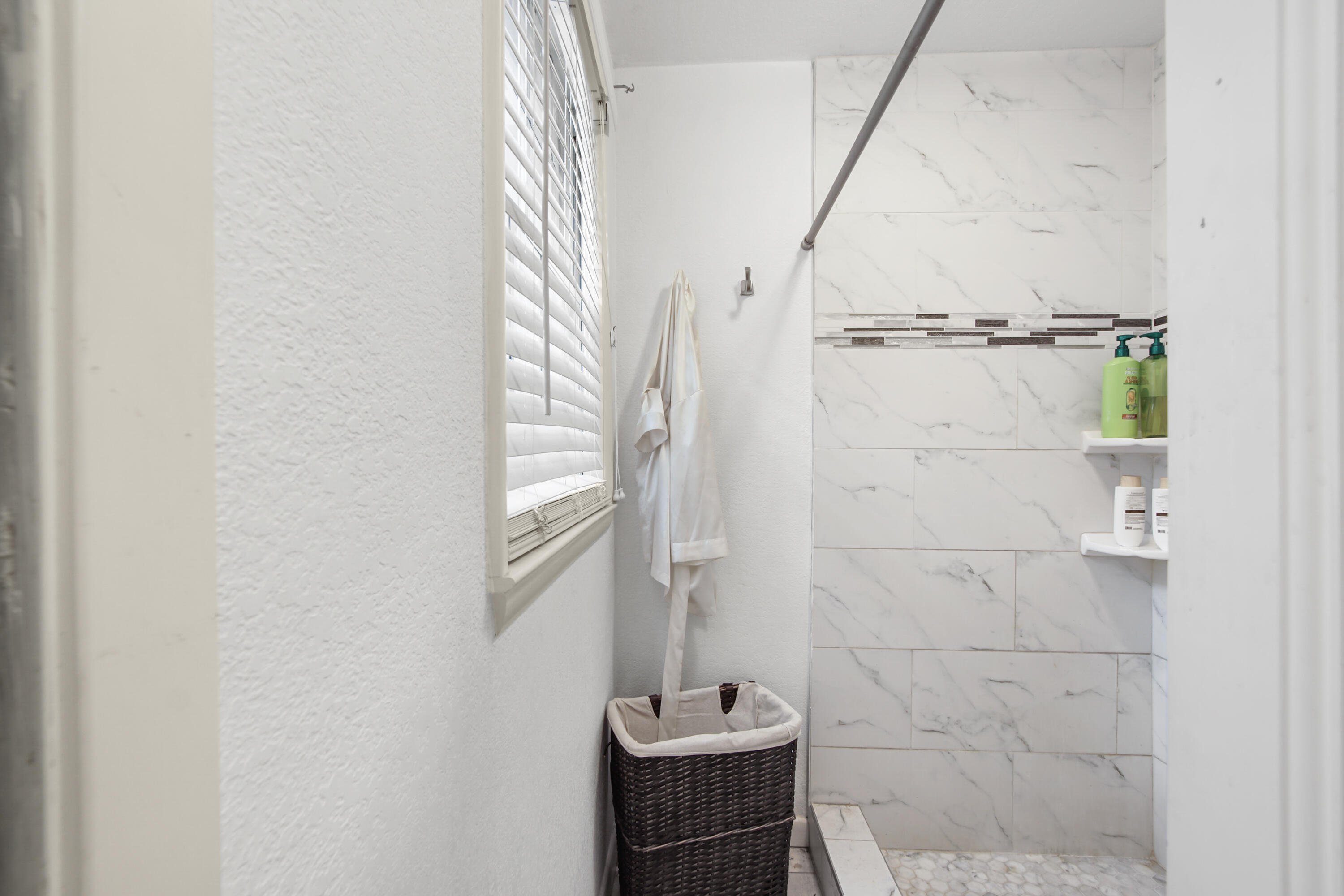 GARNIERS BEACH - Residential