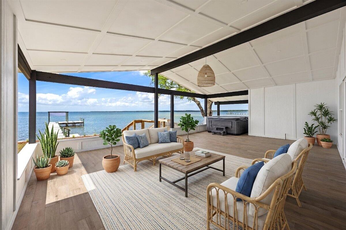 LAGNIAPPE BEACH - Residential