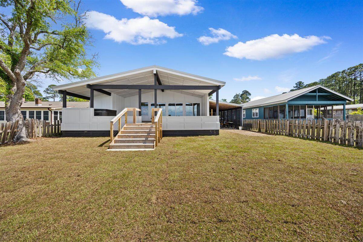 LAGNIAPPE BEACH - Residential