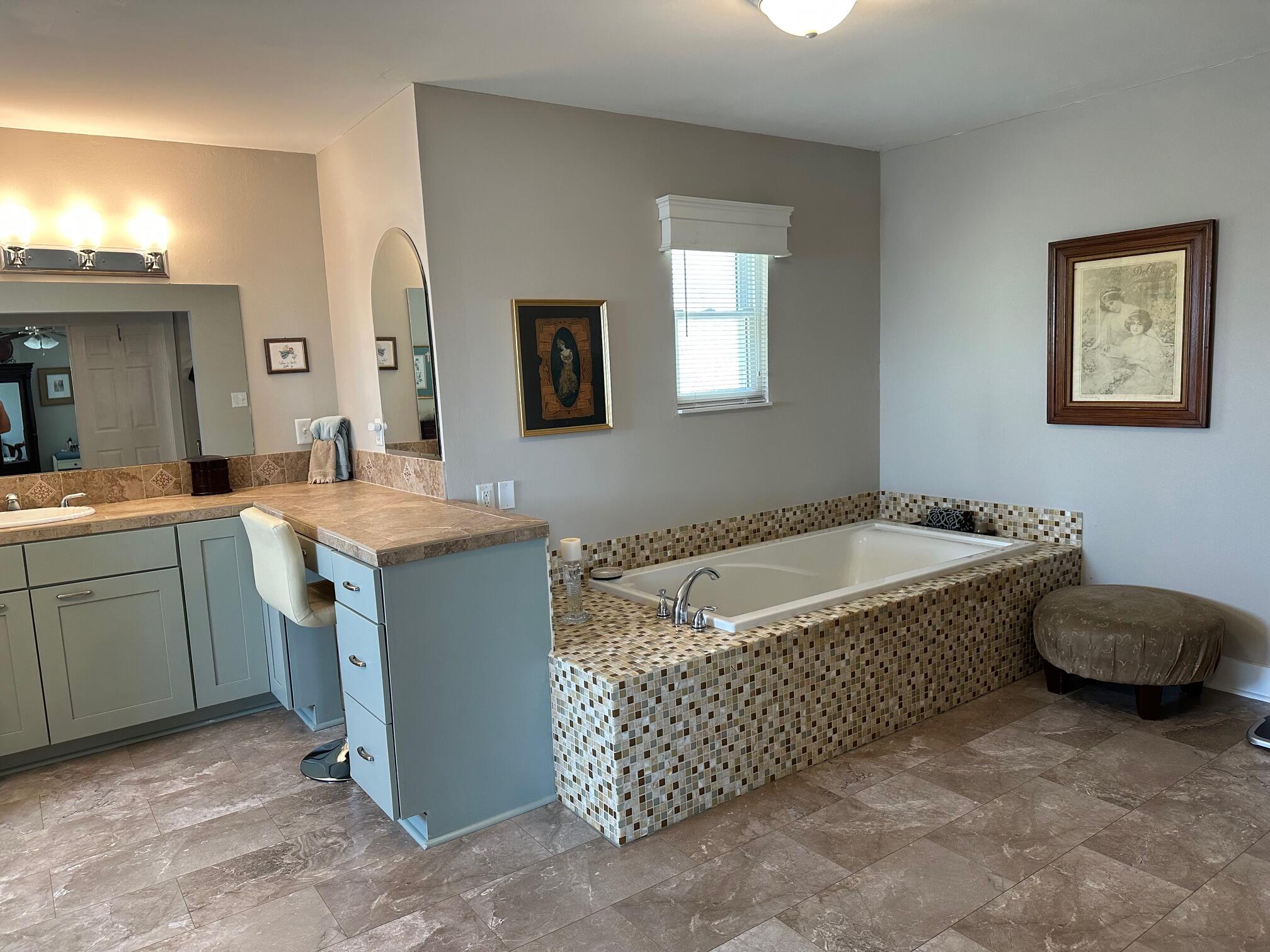 DOLPHIN COVE ESTATES - Residential