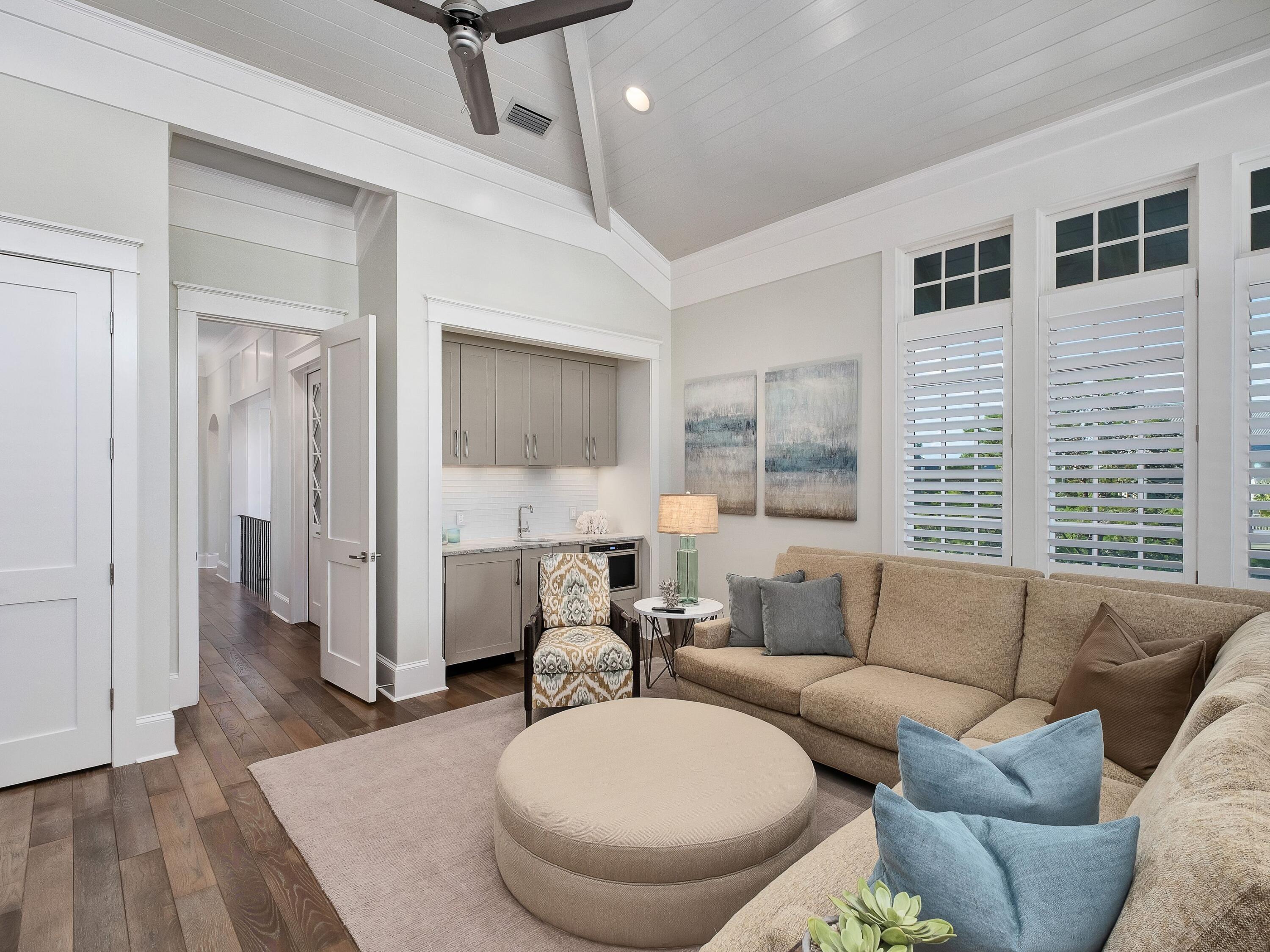 RETREAT THE - Residential