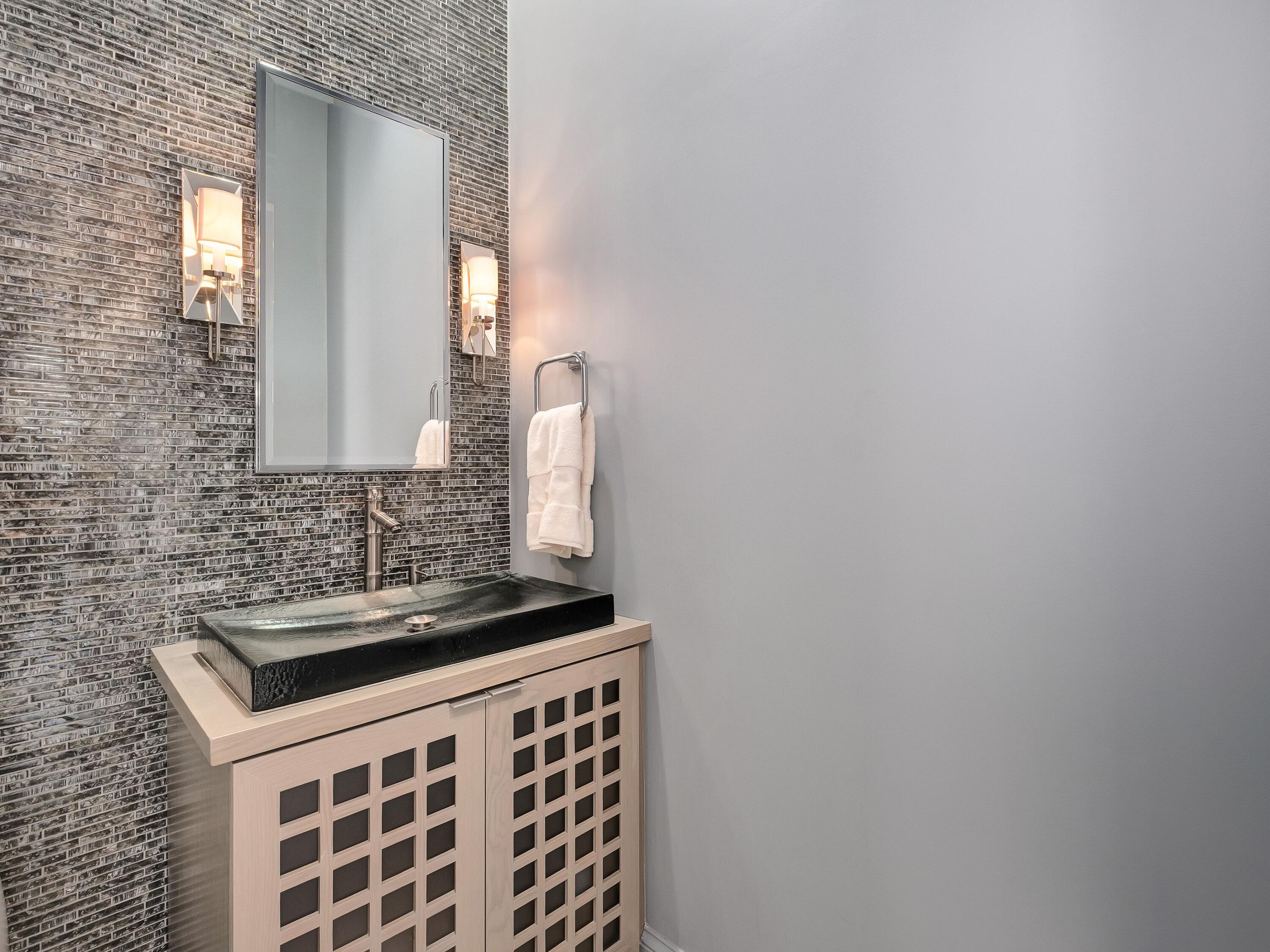 RETREAT THE - Residential