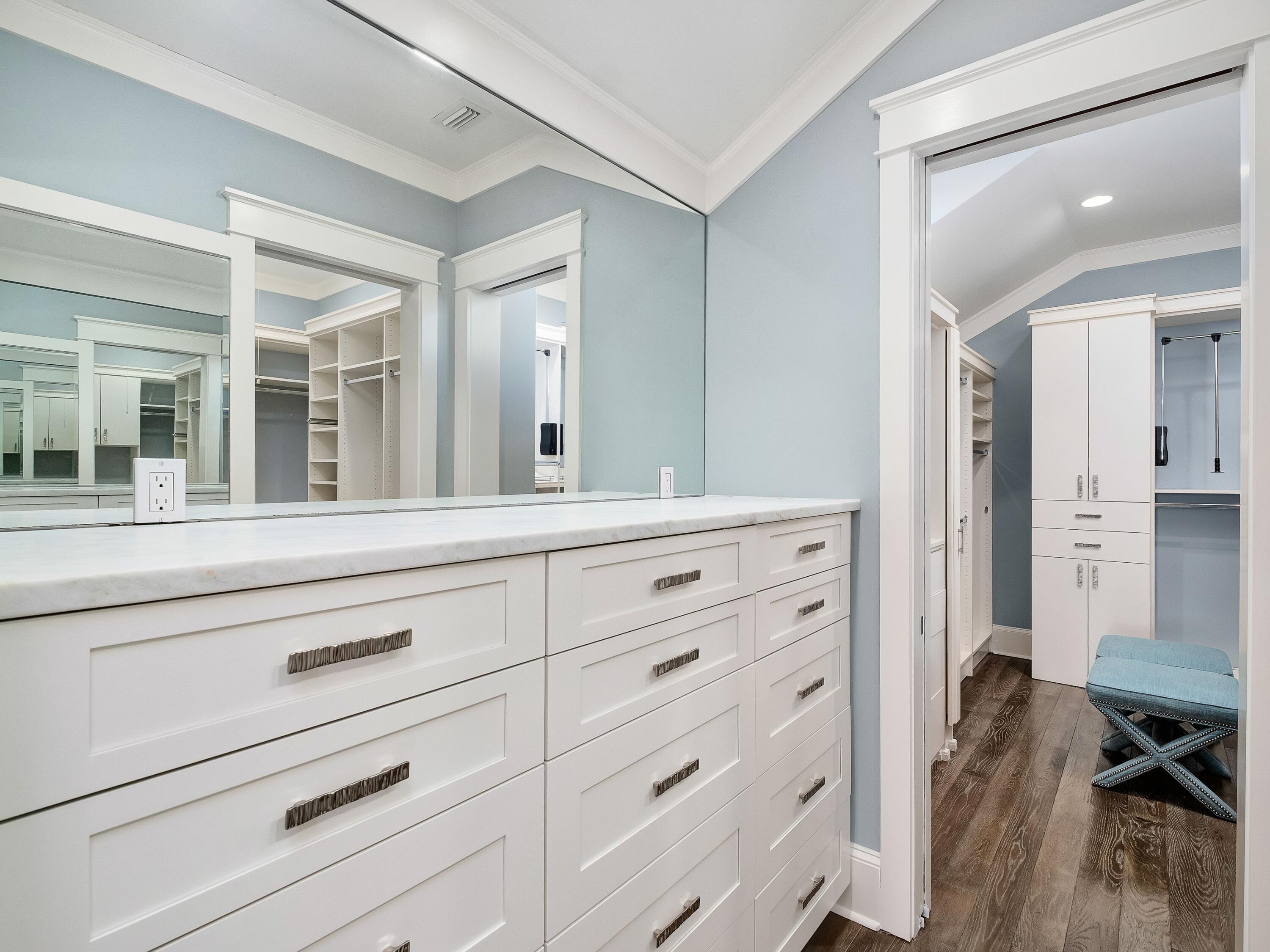 RETREAT THE - Residential