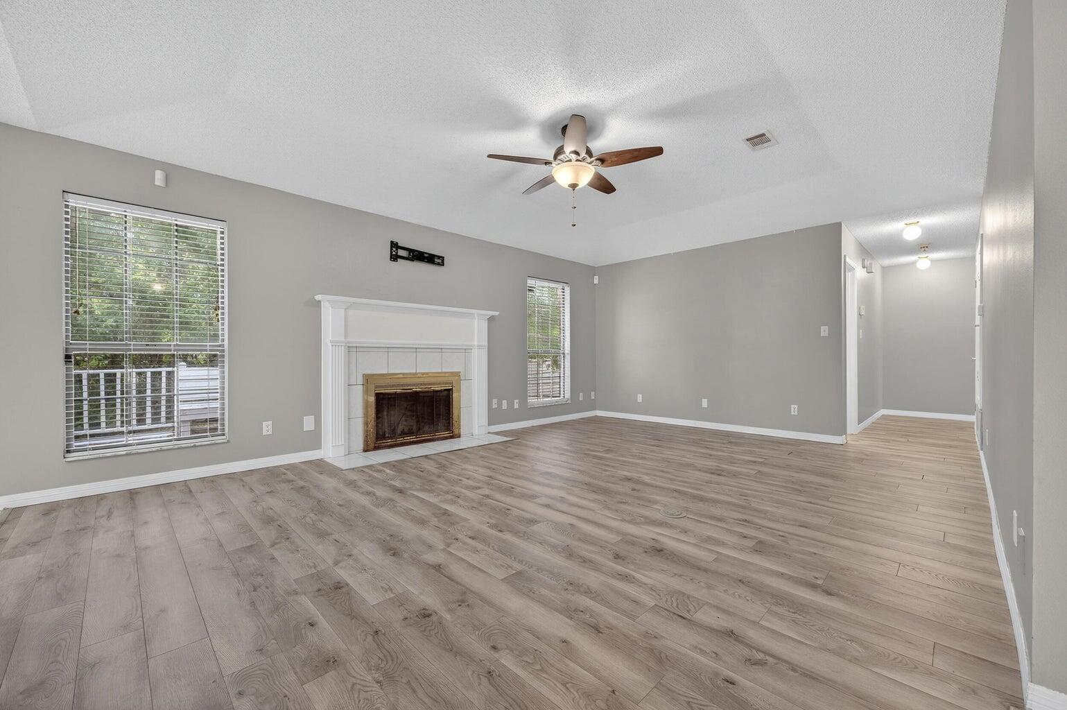 MARINERS COVE - Residential Lease