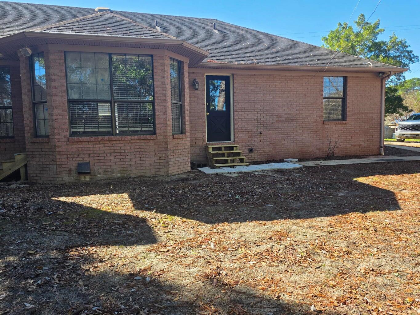 MARINERS COVE - Residential Lease