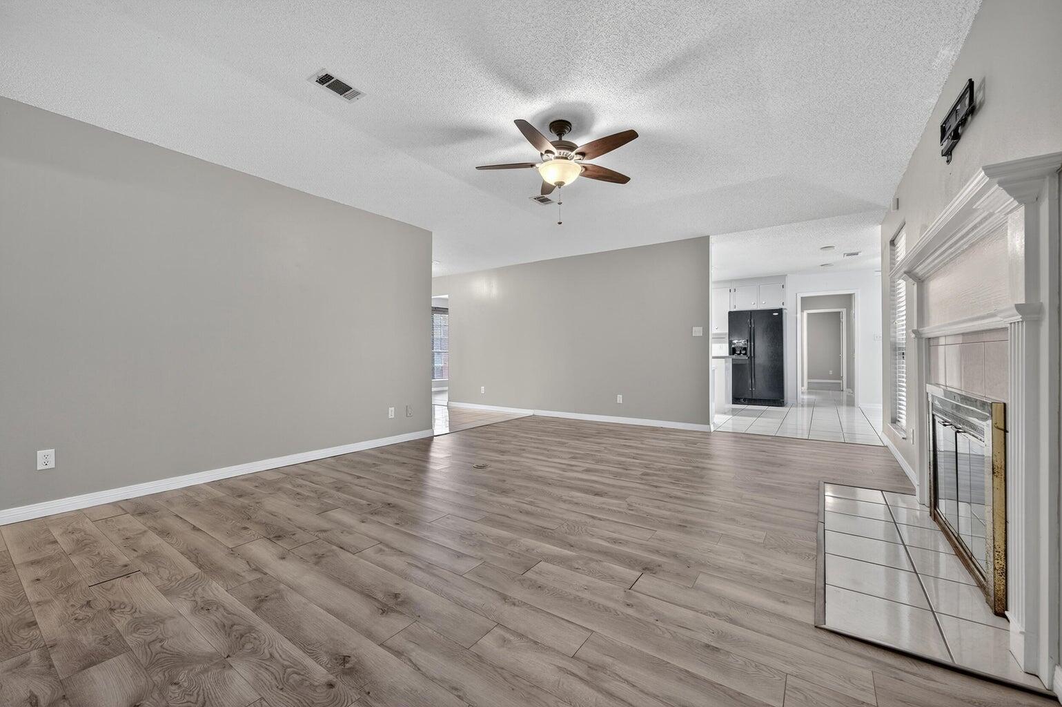 MARINERS COVE - Residential Lease