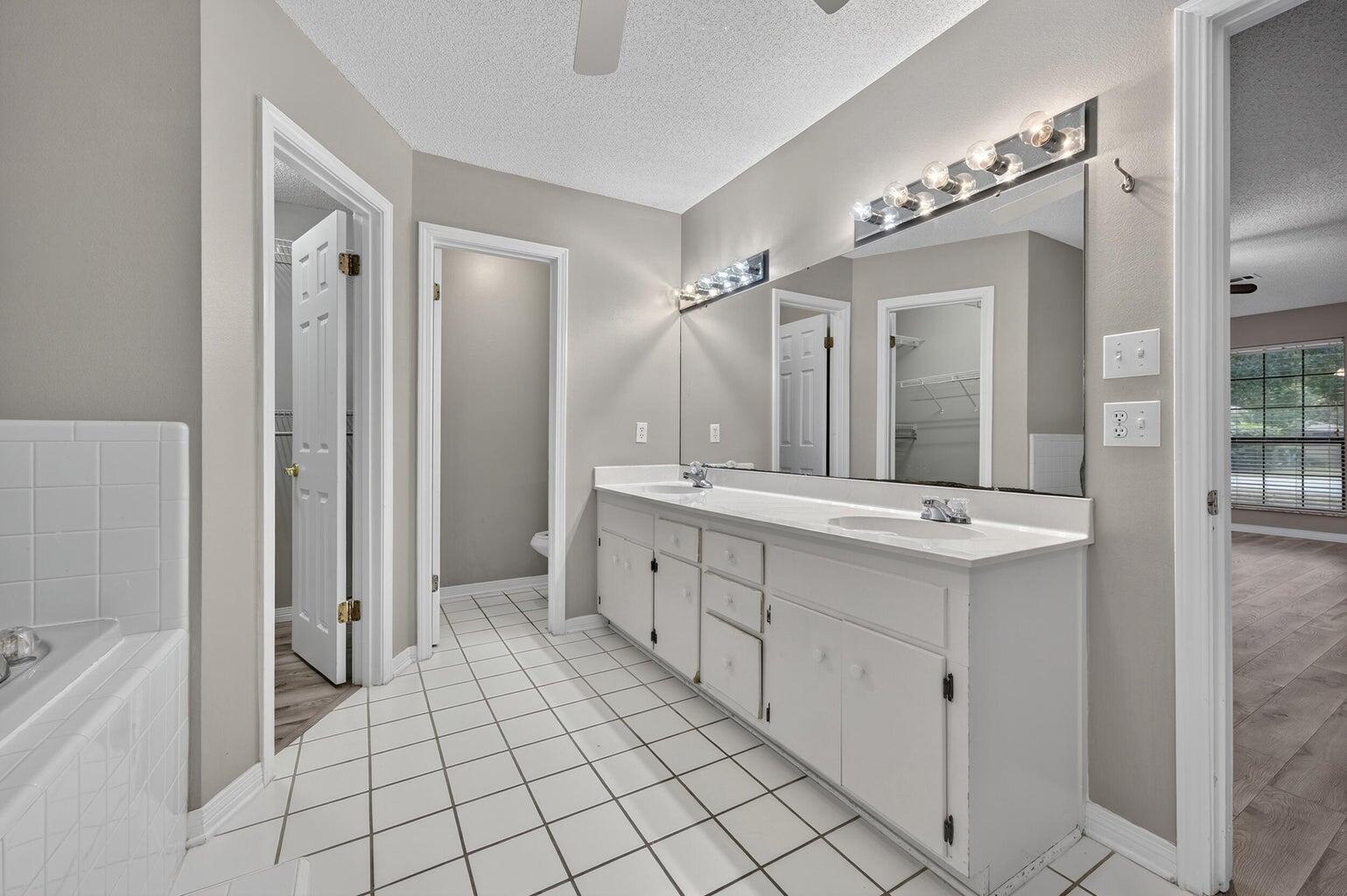 MARINERS COVE - Residential Lease