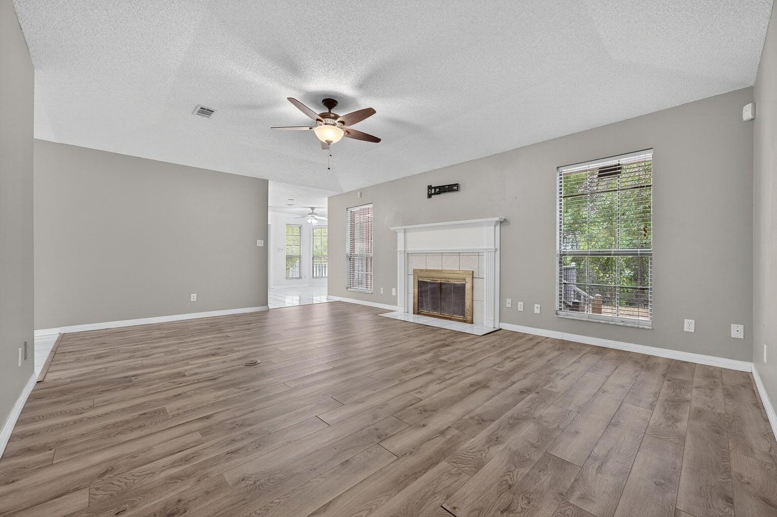 MARINERS COVE - Residential Lease