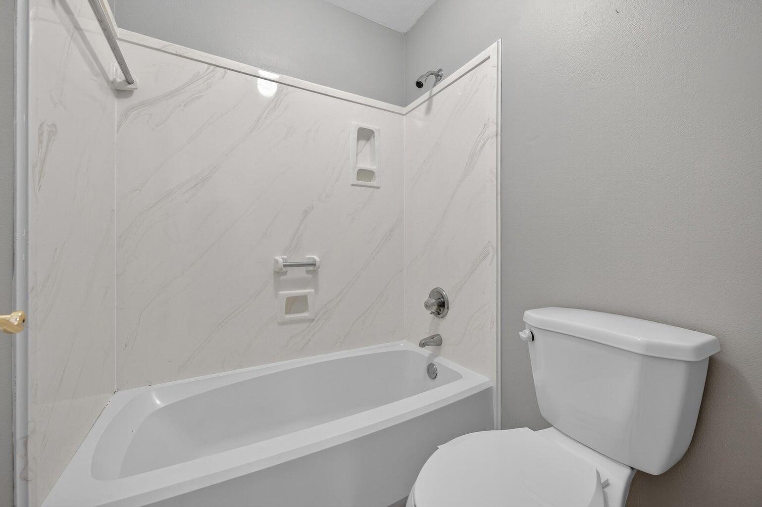 MARINERS COVE - Residential Lease