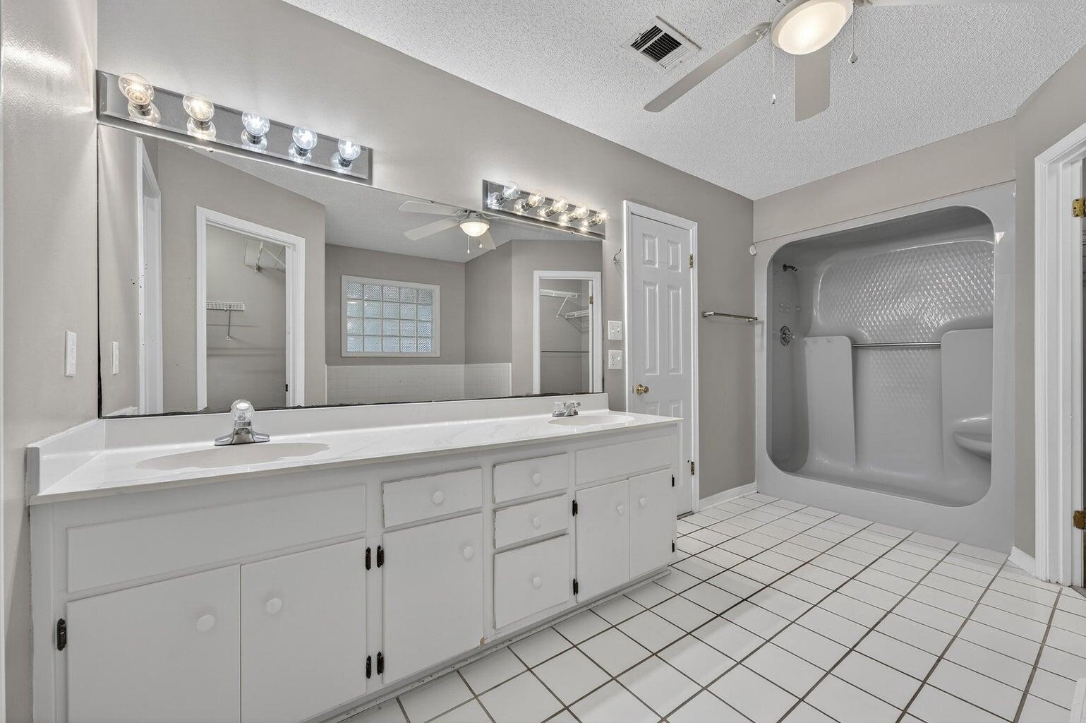 MARINERS COVE - Residential Lease