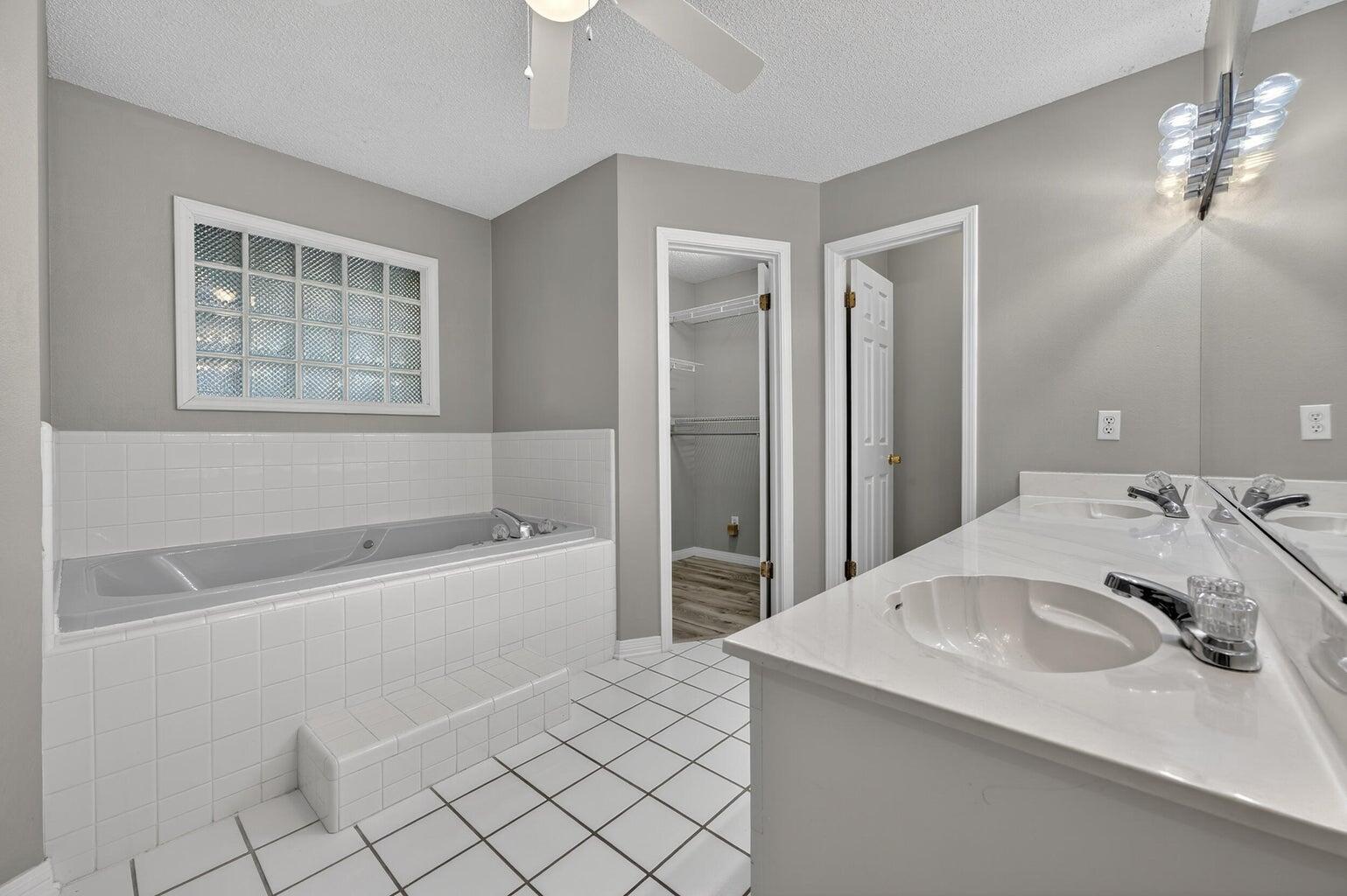 MARINERS COVE - Residential Lease