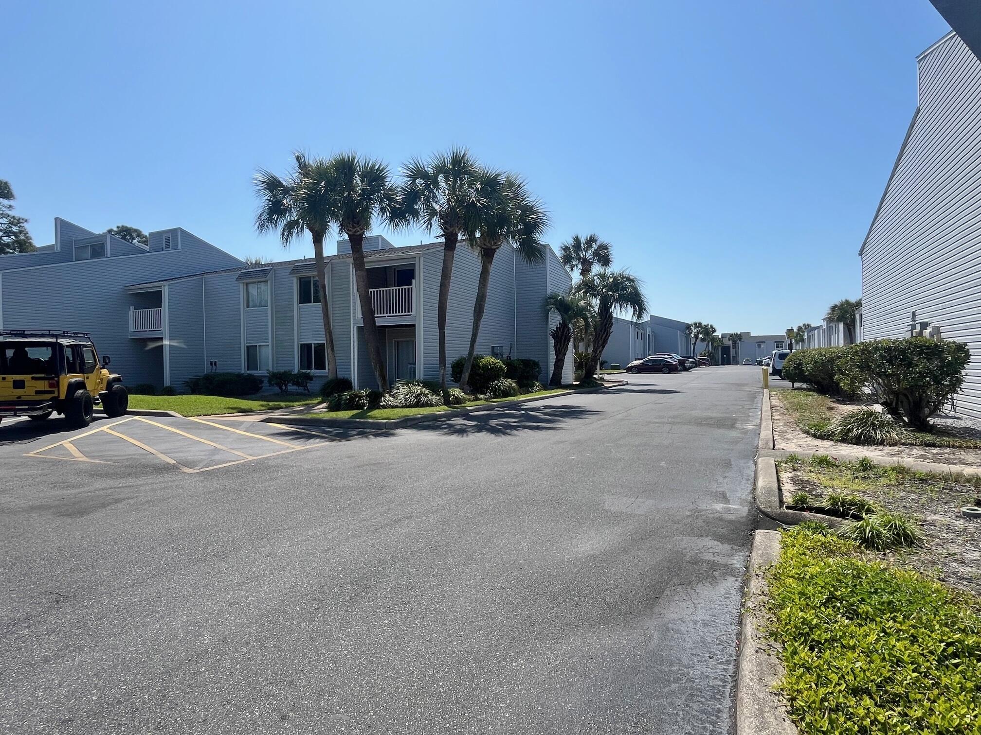 FINISTERRA CONDO - Residential