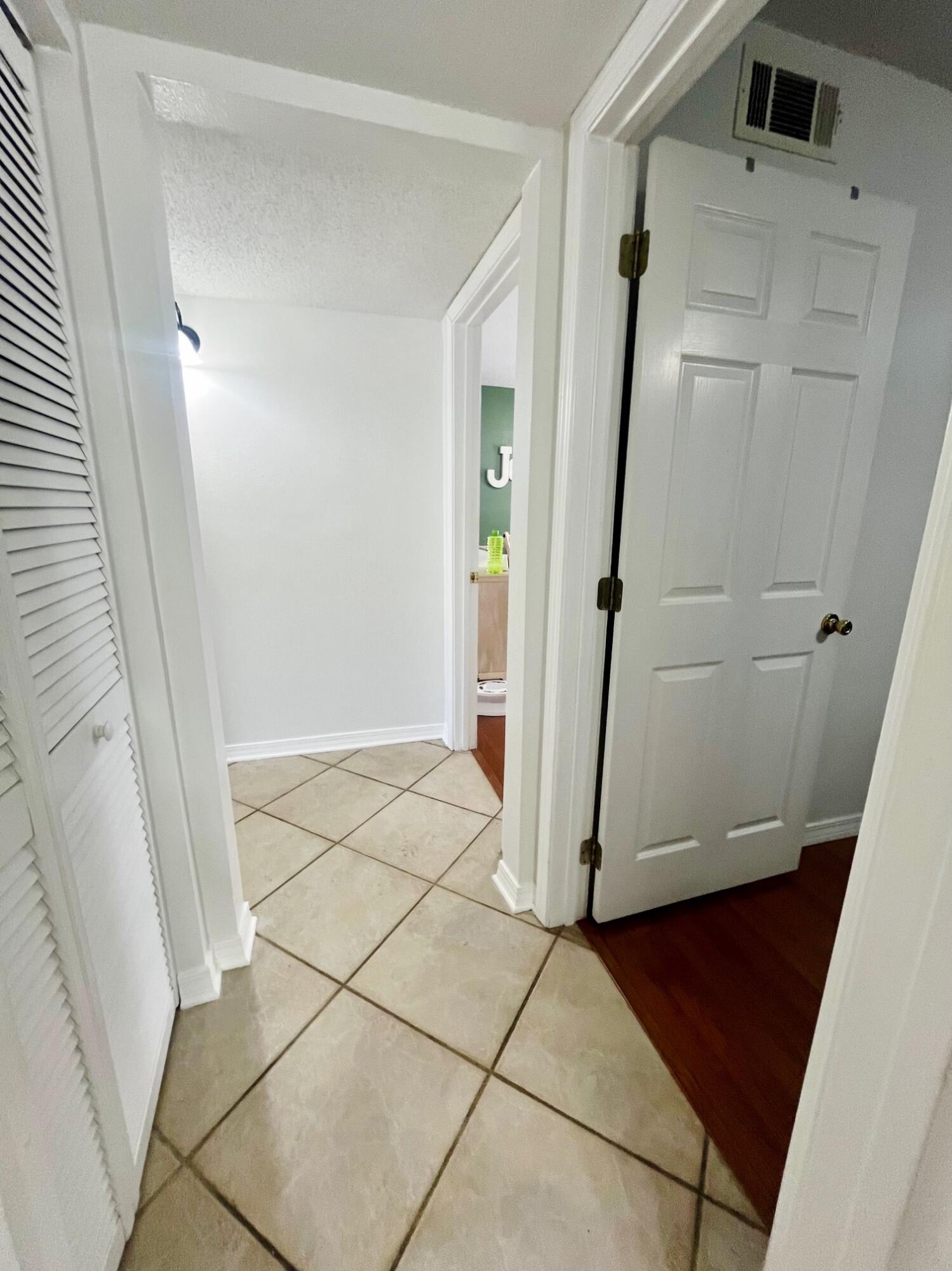 FINISTERRA CONDO - Residential