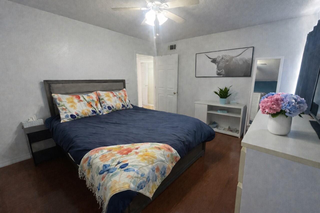 FINISTERRA CONDO - Residential