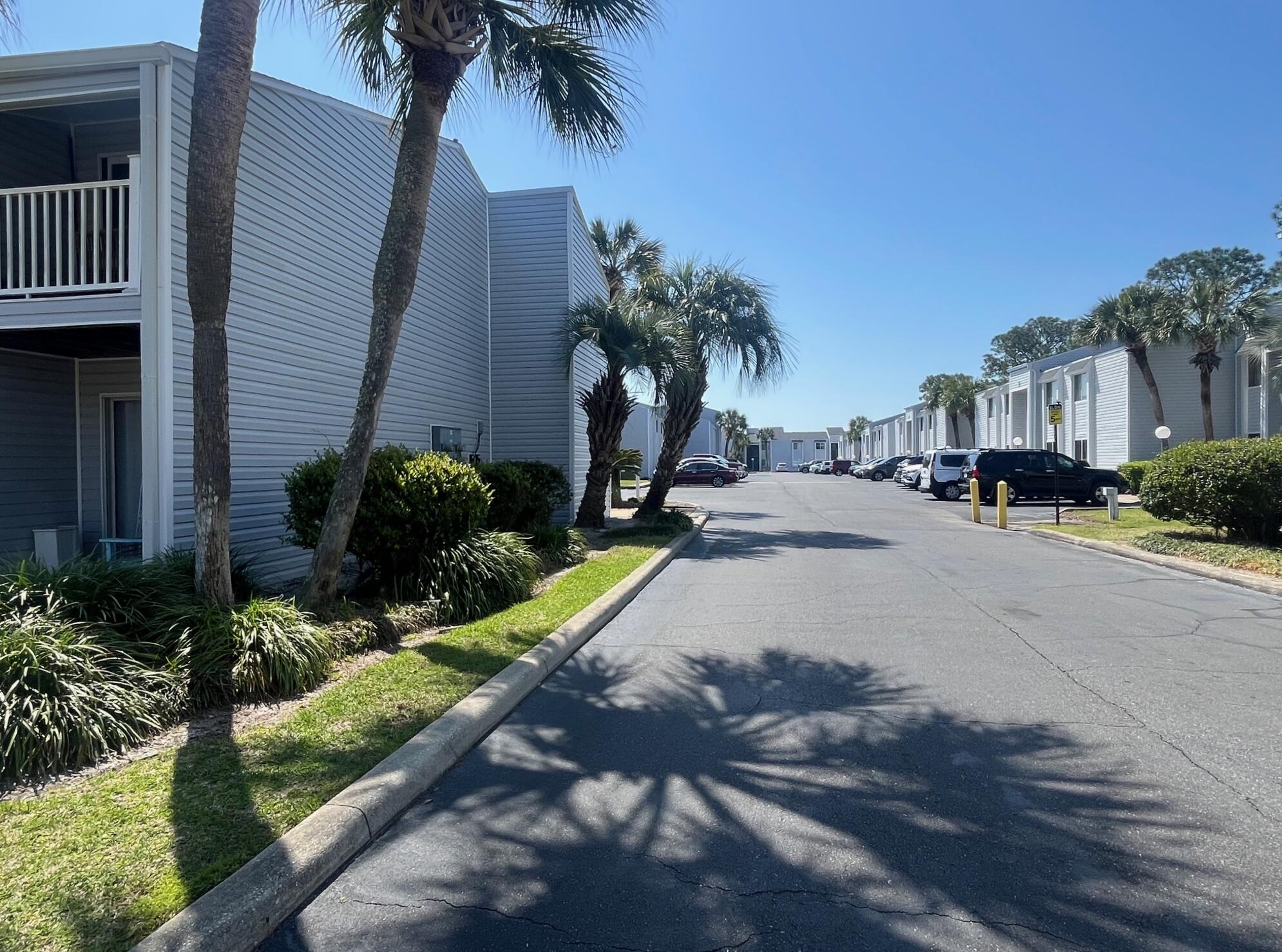 FINISTERRA CONDO - Residential