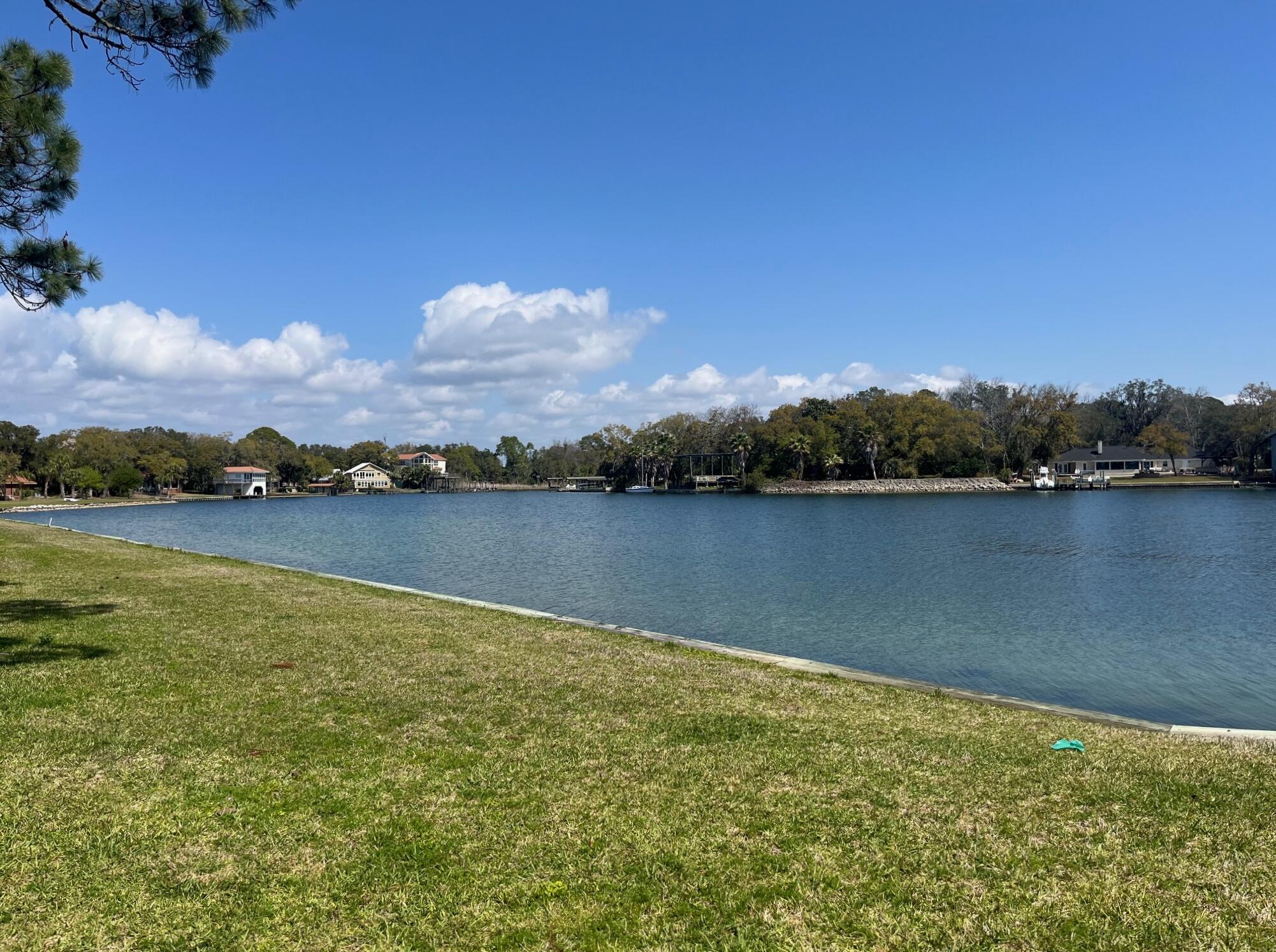 FINISTERRA CONDO - Residential