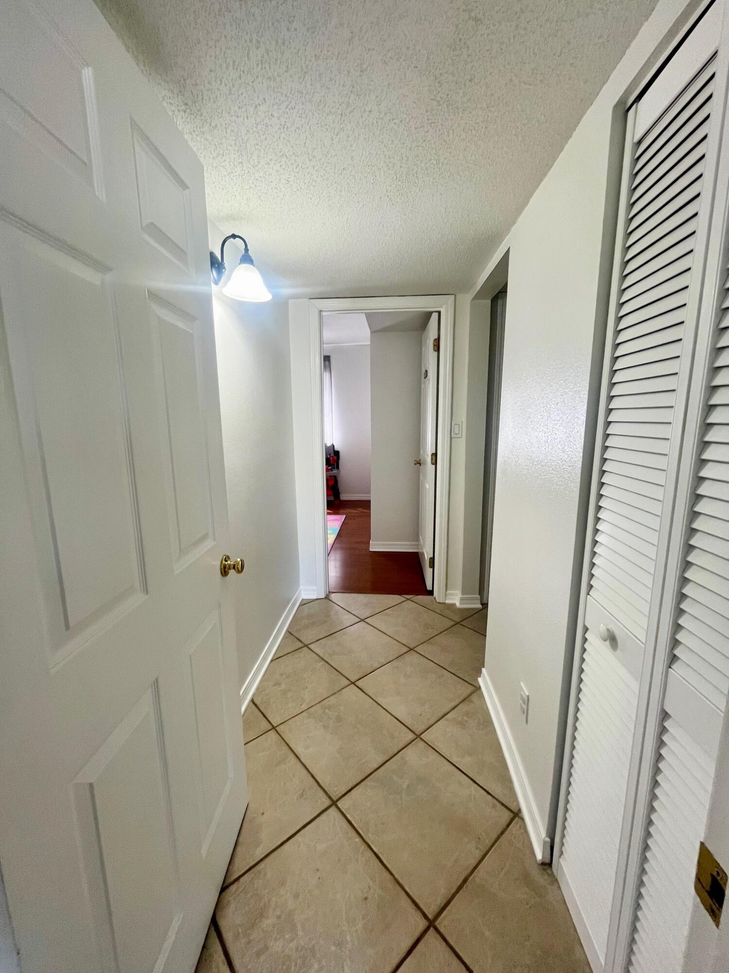 FINISTERRA CONDO - Residential