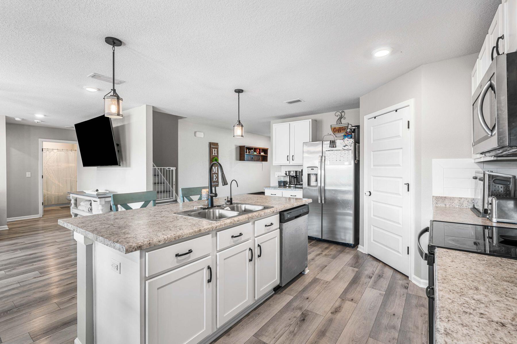 HAMMOCK BAY - MILL COTTAGES - Residential