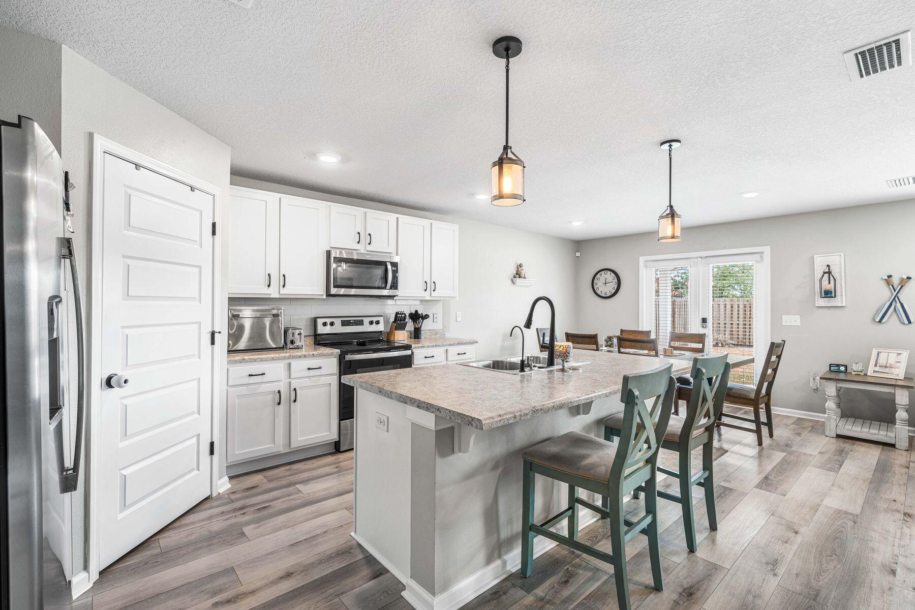 HAMMOCK BAY - MILL COTTAGES - Residential