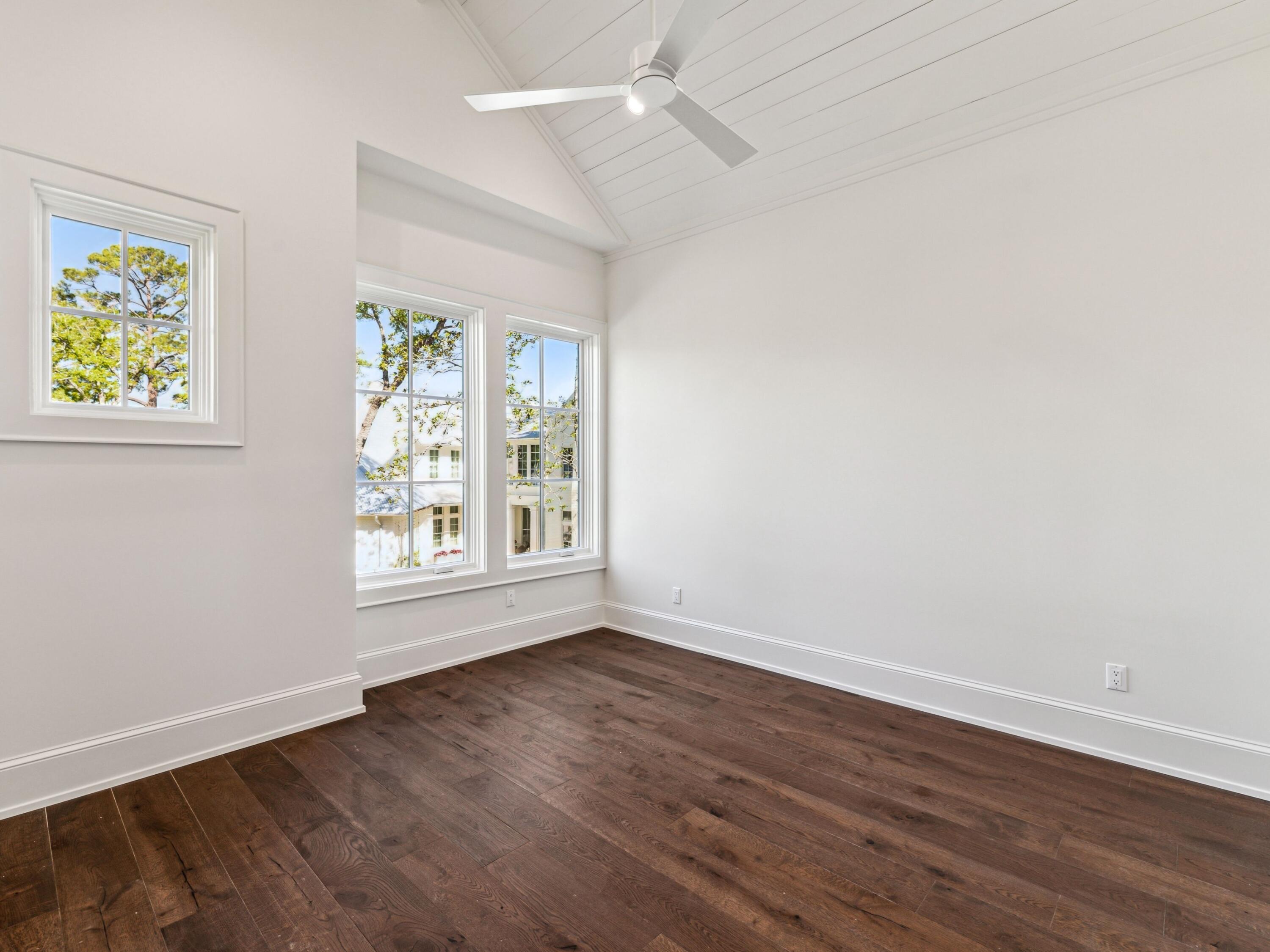 CHURCHILL OAKS - Residential