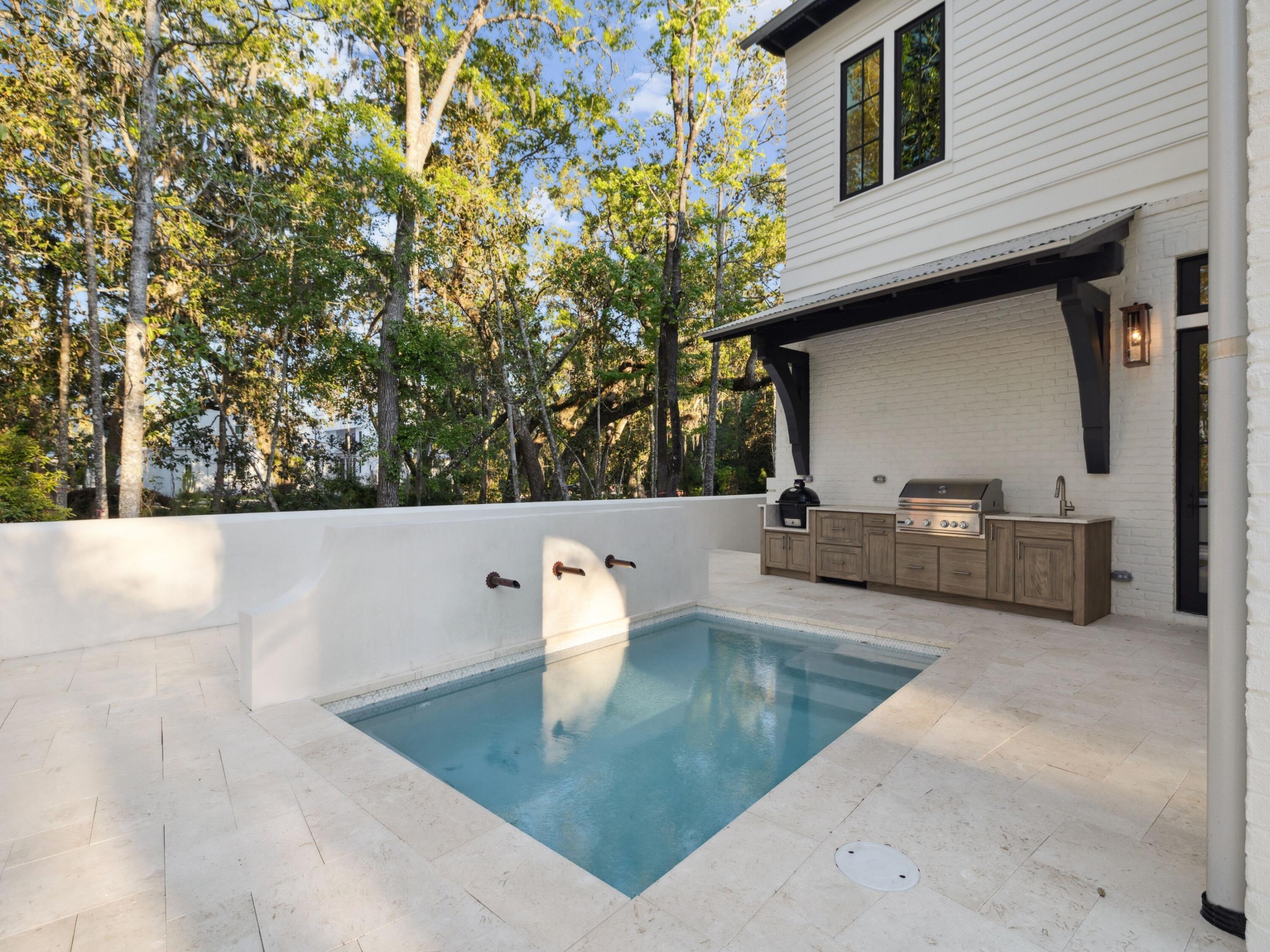 CHURCHILL OAKS - Residential