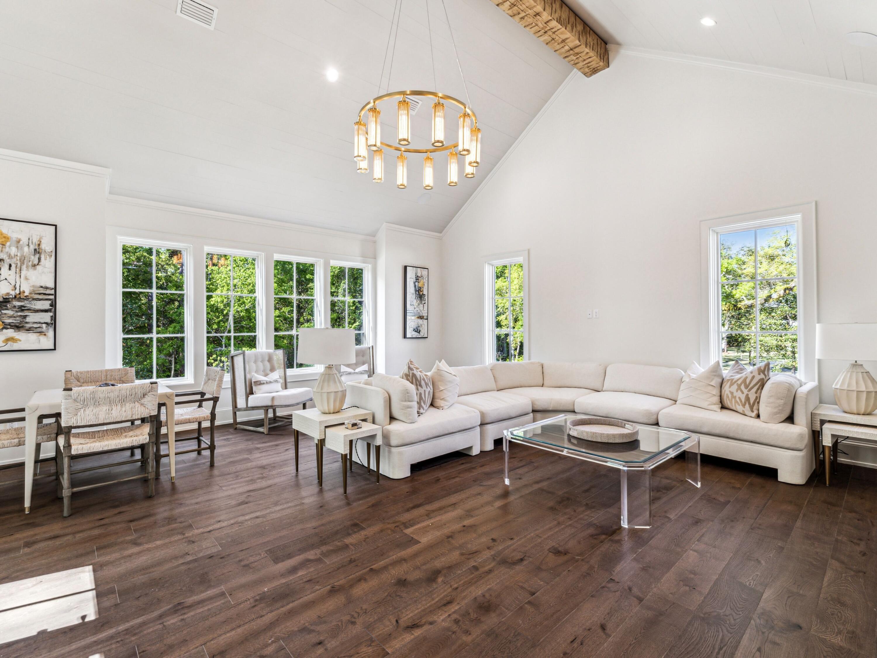 CHURCHILL OAKS - Residential