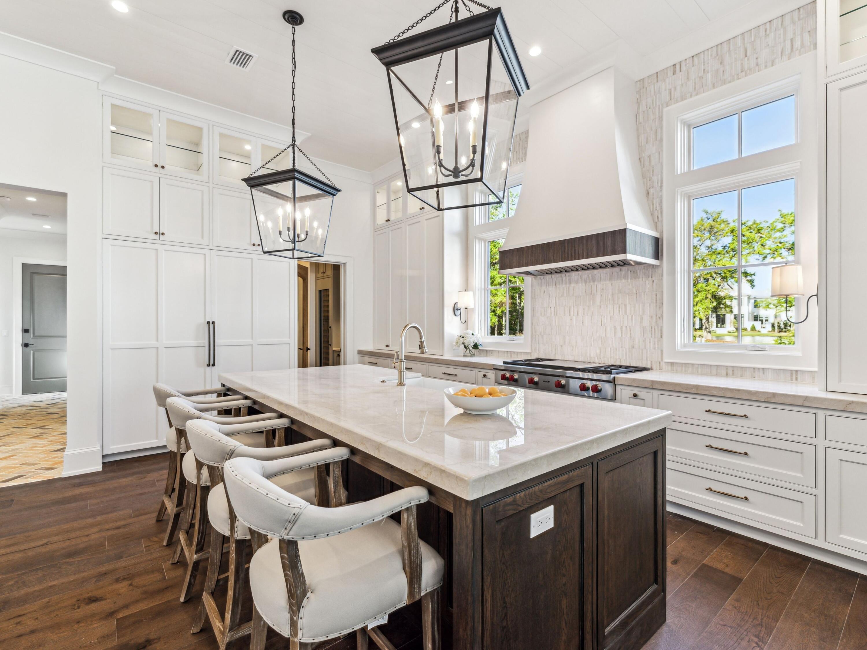 CHURCHILL OAKS - Residential