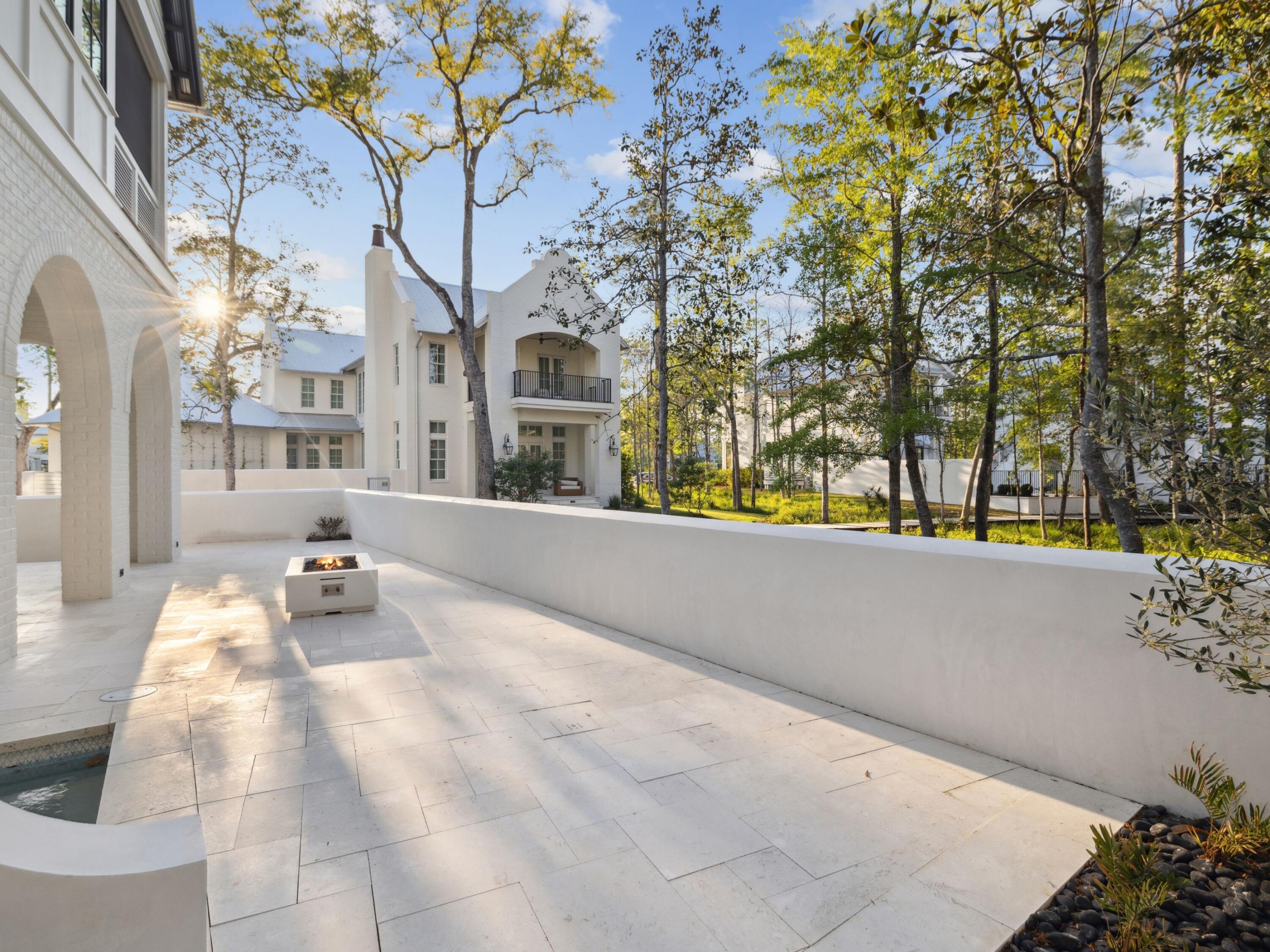 CHURCHILL OAKS - Residential