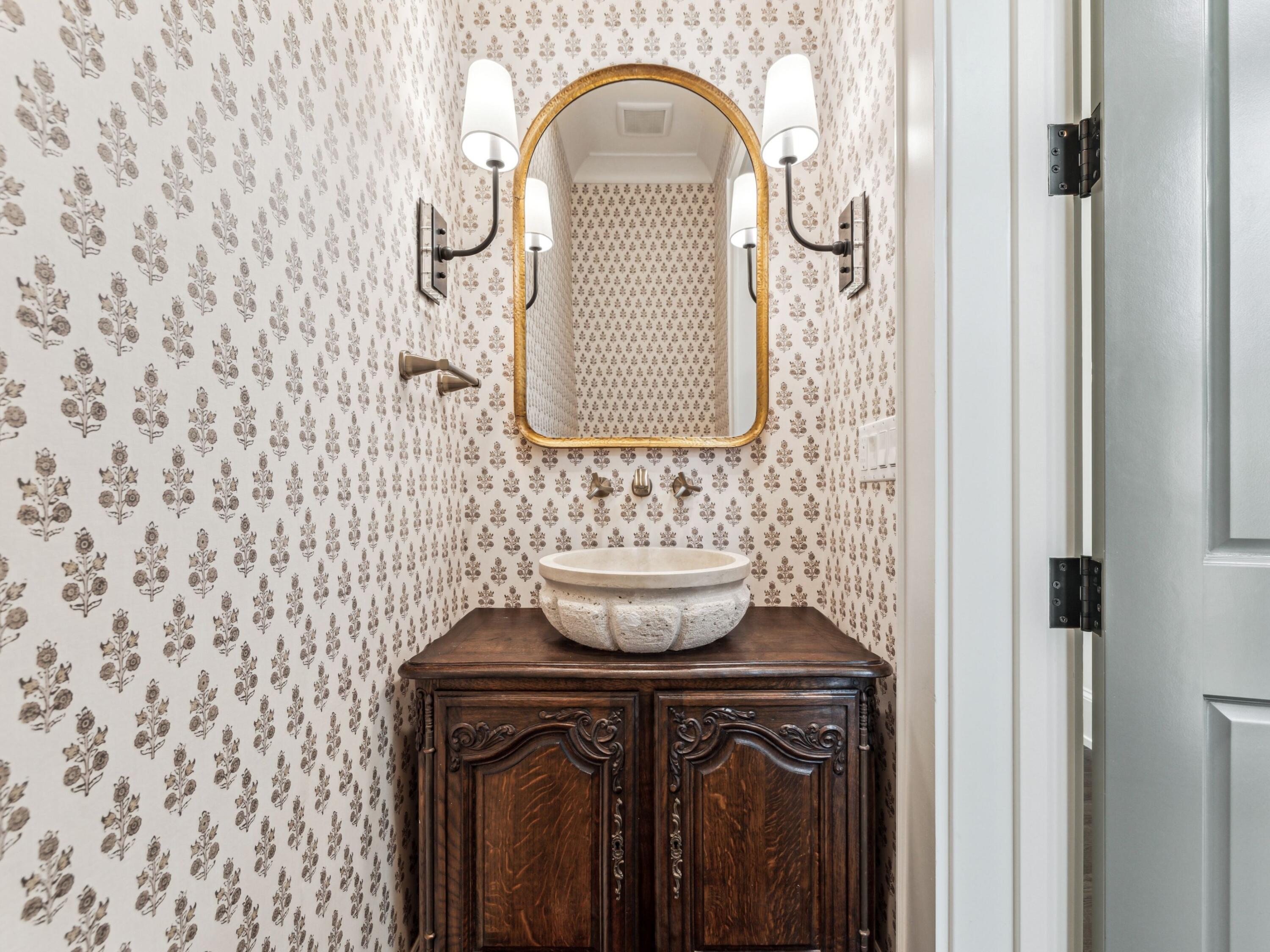 CHURCHILL OAKS - Residential