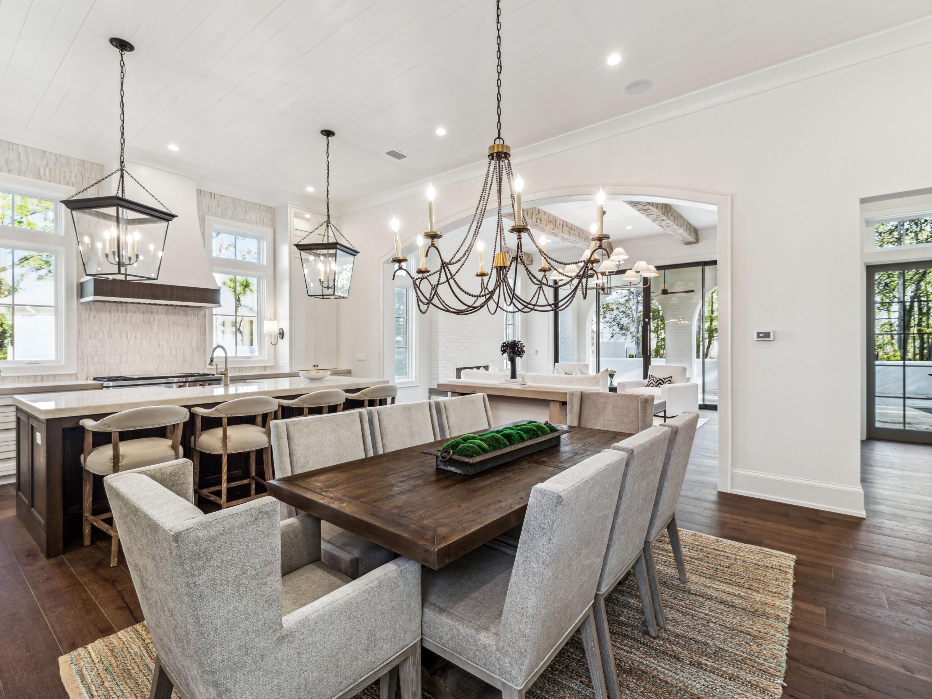 CHURCHILL OAKS - Residential