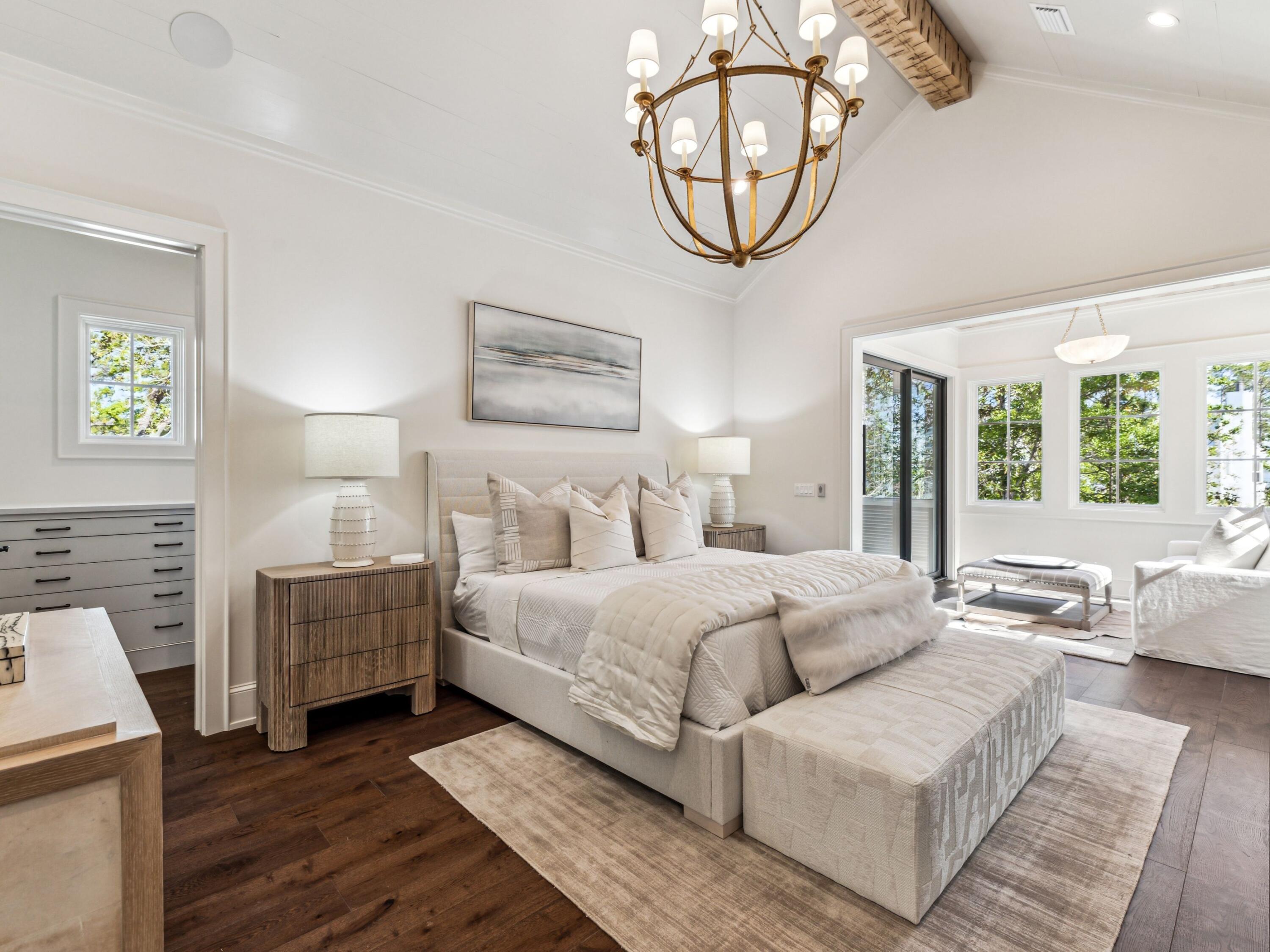 CHURCHILL OAKS - Residential