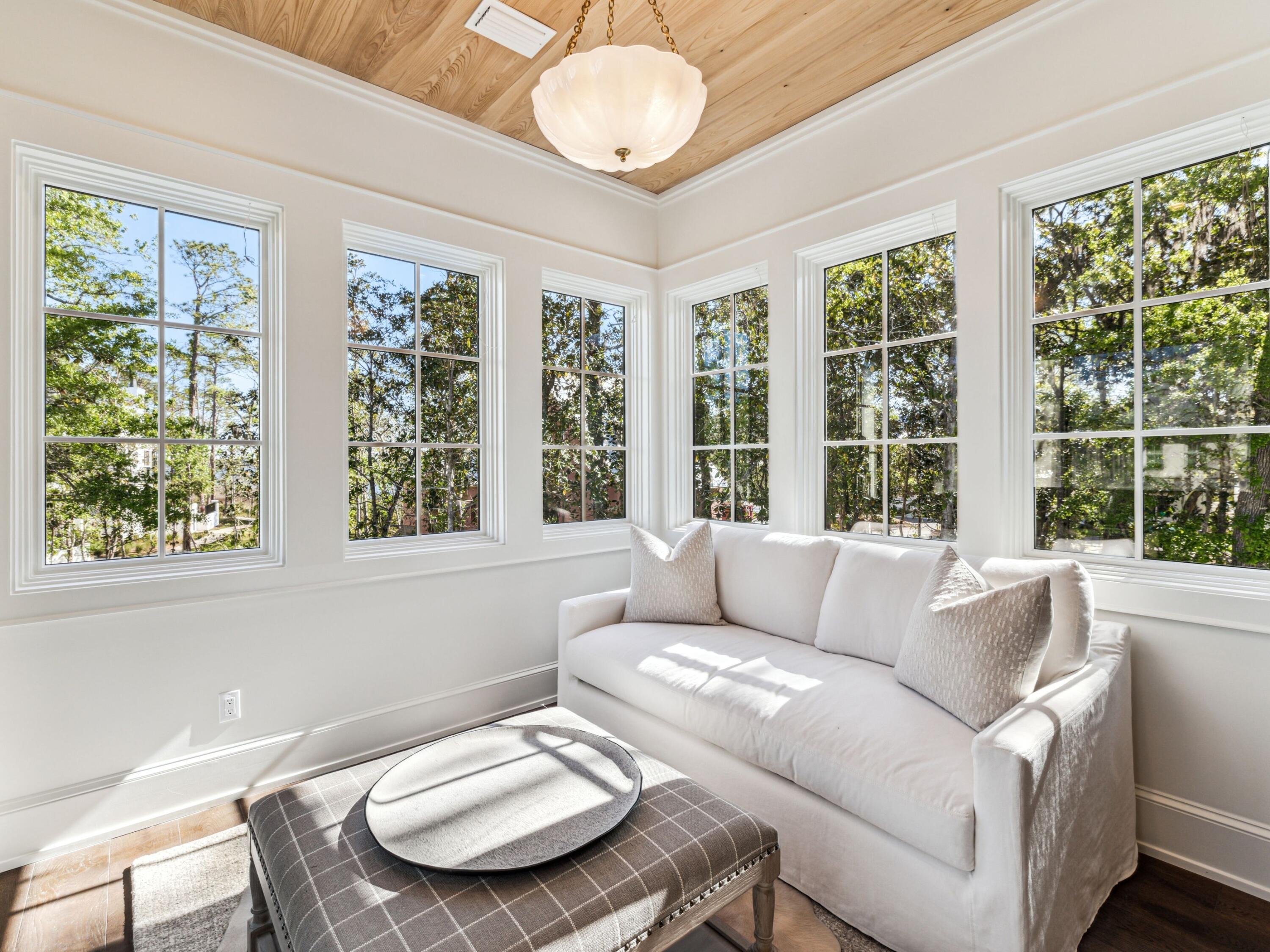 CHURCHILL OAKS - Residential