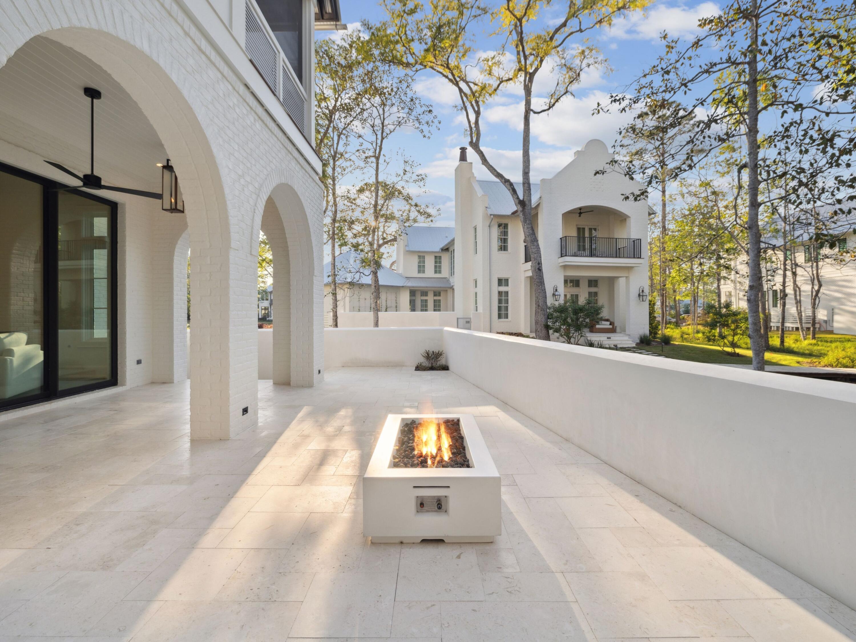 CHURCHILL OAKS - Residential