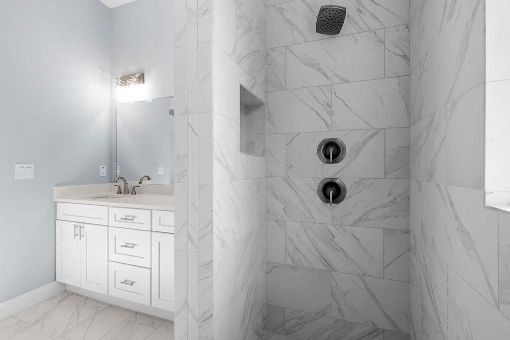 TOWN OF SANTA ROSA - Residential