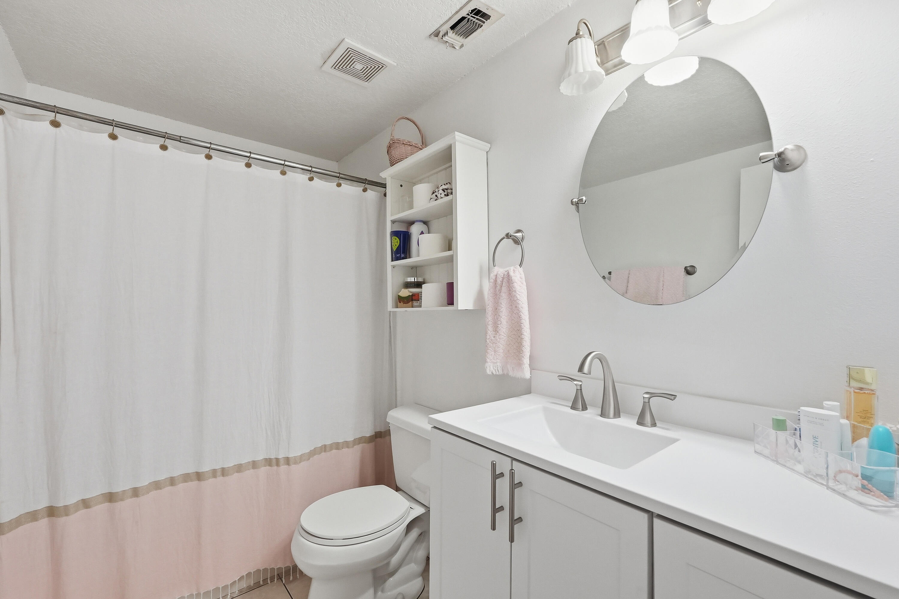 LAKE LORRAINE ESTATES 3 - Residential