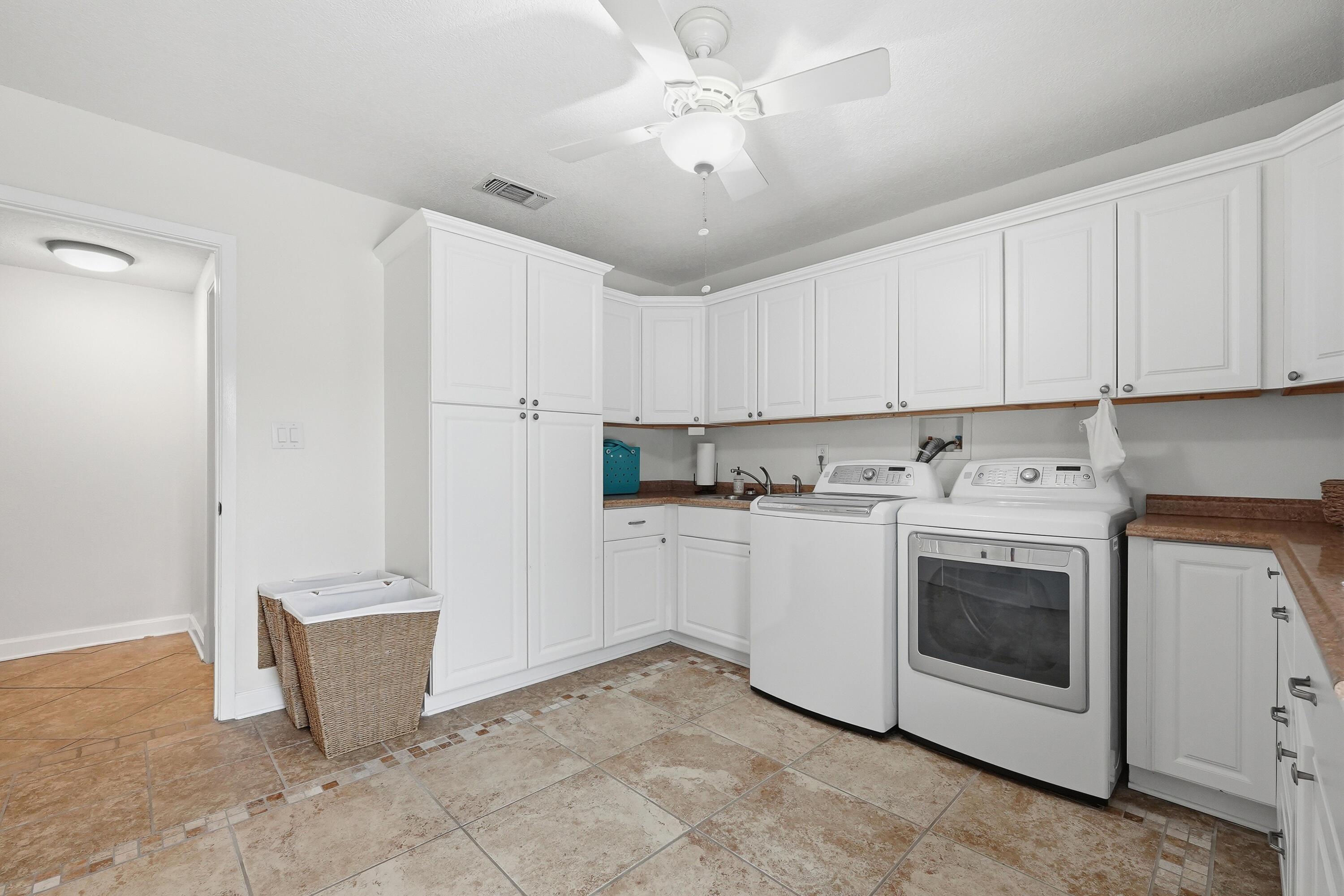 LAKE LORRAINE ESTATES 3 - Residential