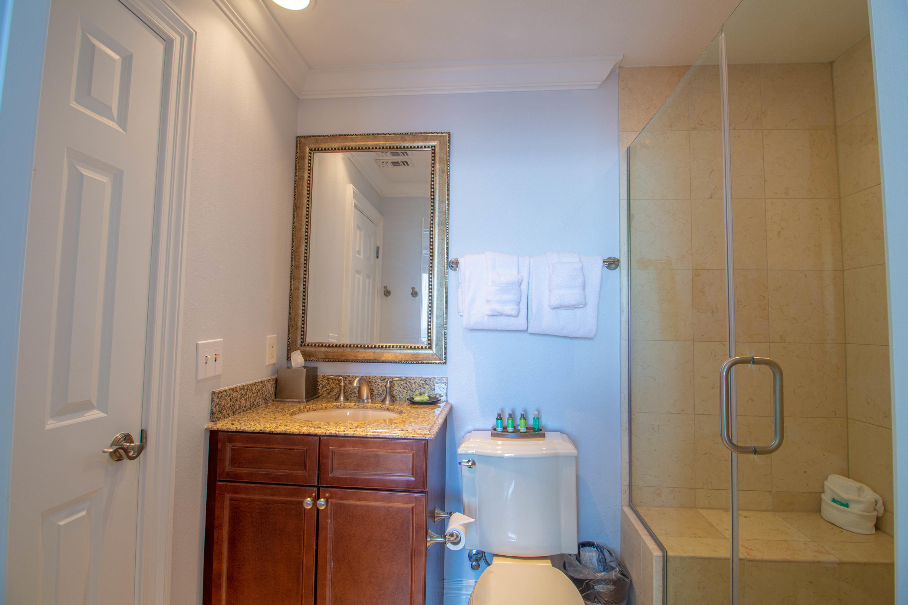 EMERALD GRANDE - Residential