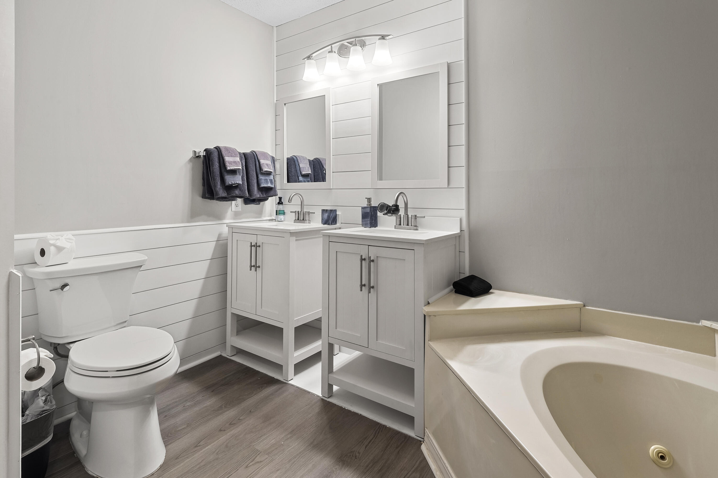 WOODLAND PARK ESTATES - Residential