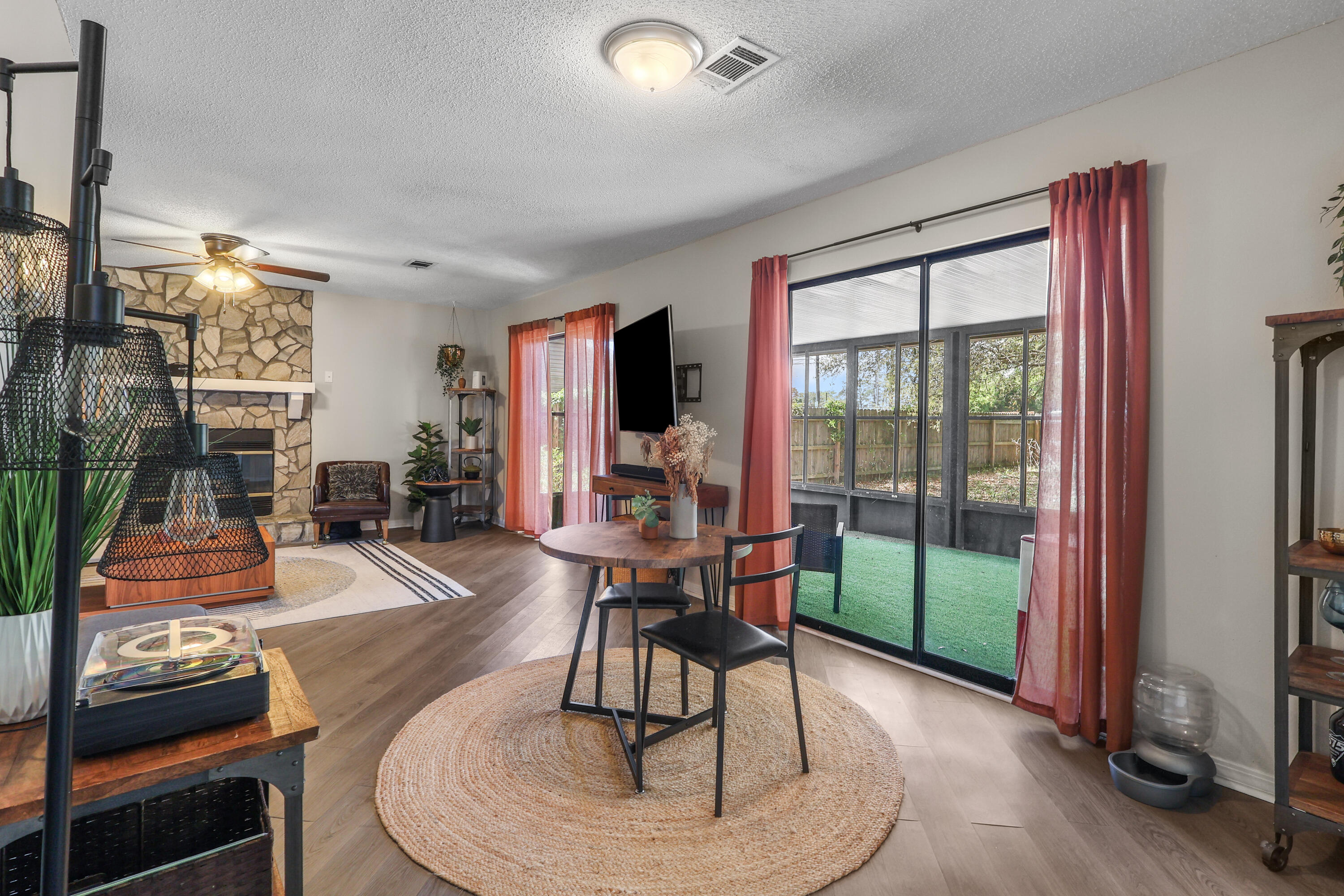 WOODLAND PARK ESTATES - Residential