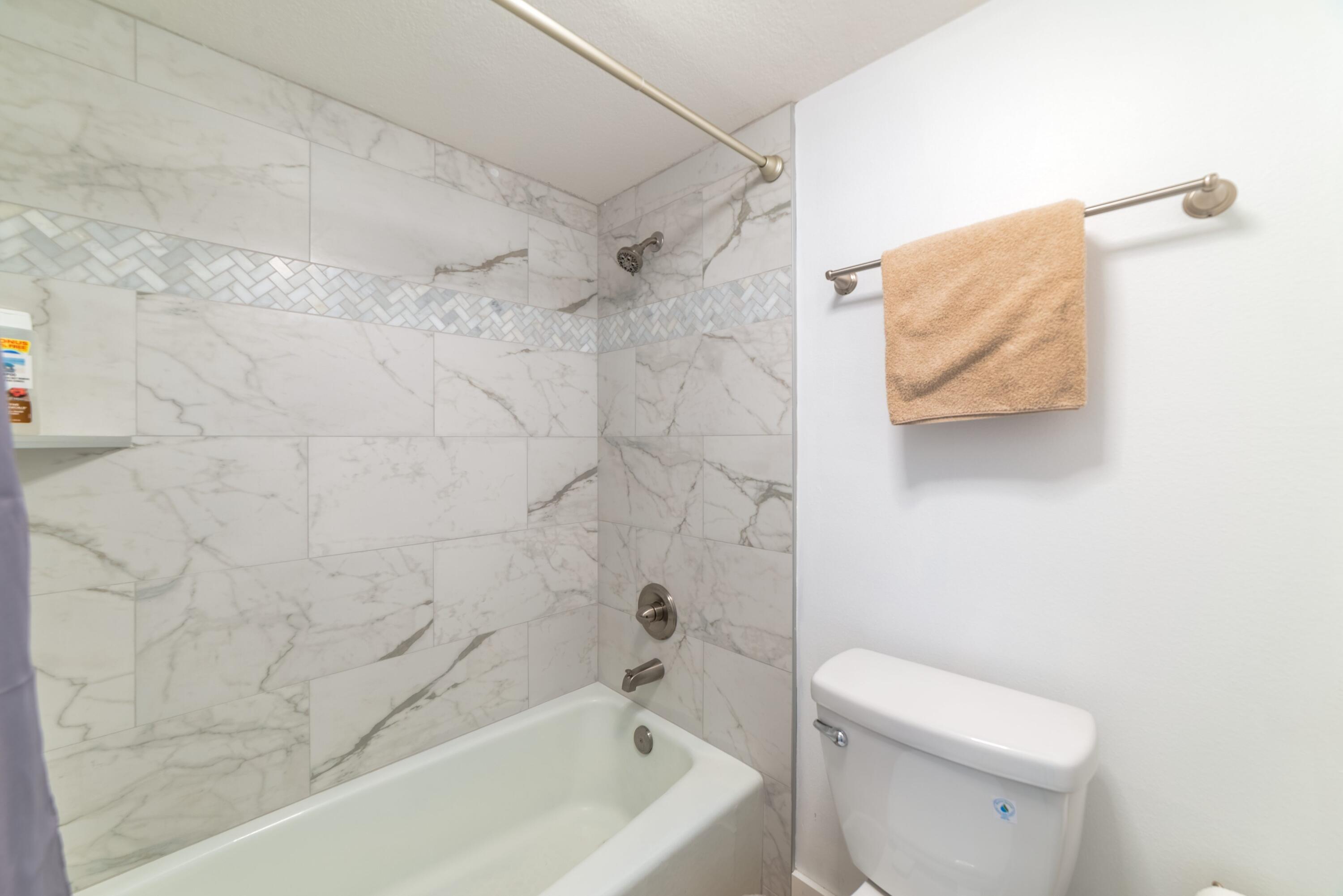 BEACH HOUSE CONDO PH 1 - Residential