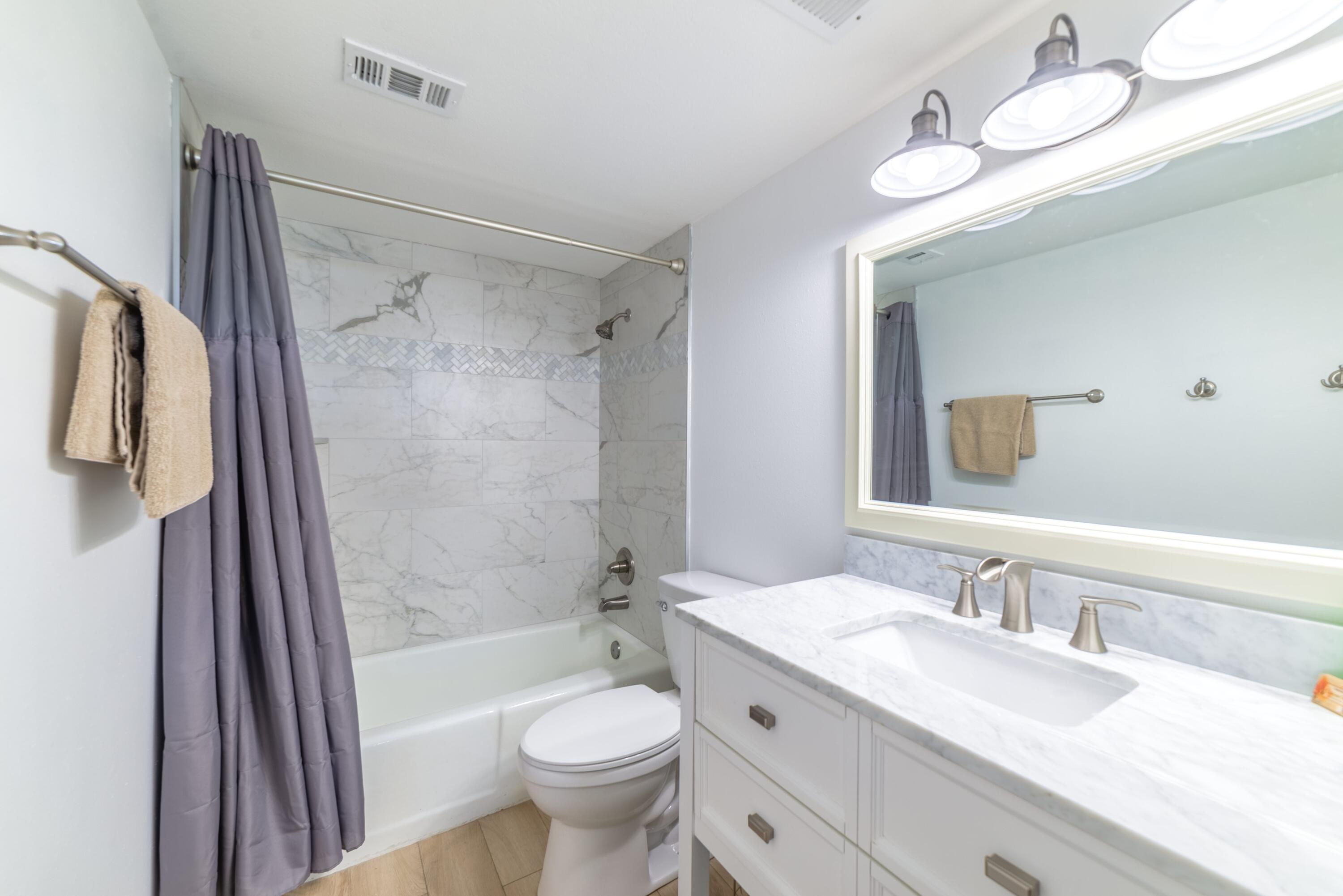 BEACH HOUSE CONDO PH 1 - Residential