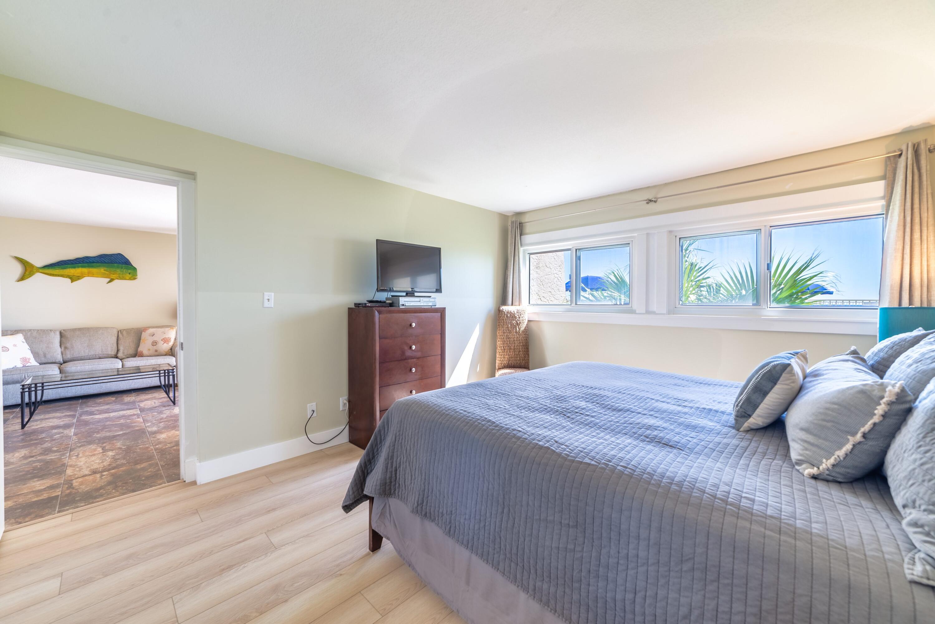 BEACH HOUSE CONDO PH 1 - Residential