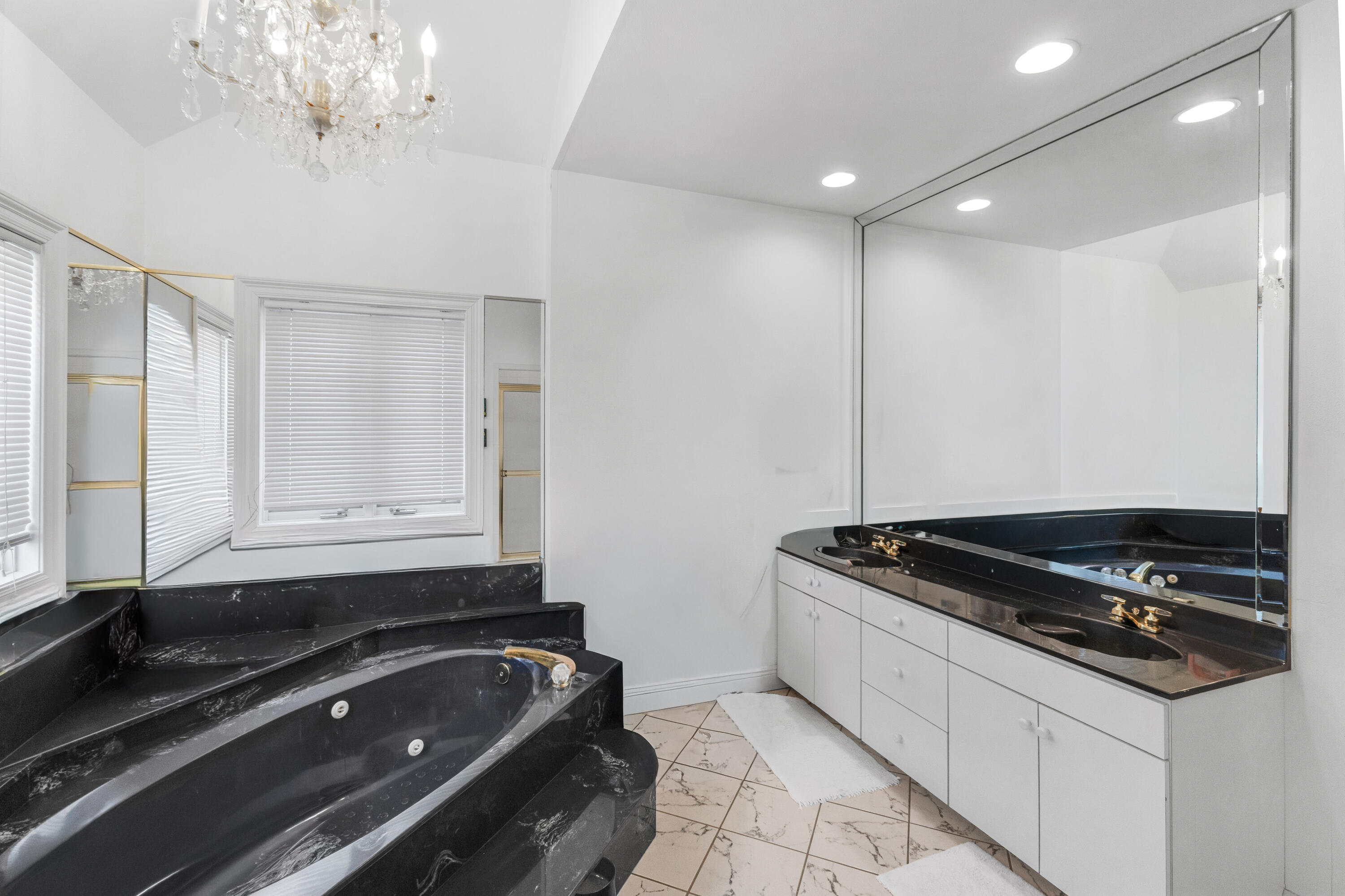 BURNT PINE - Residential