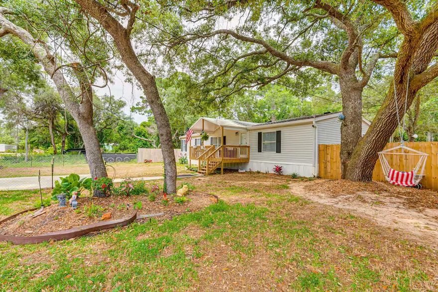 Welcome to 5658 Charter Circle in Gulf Breeze, Florida!