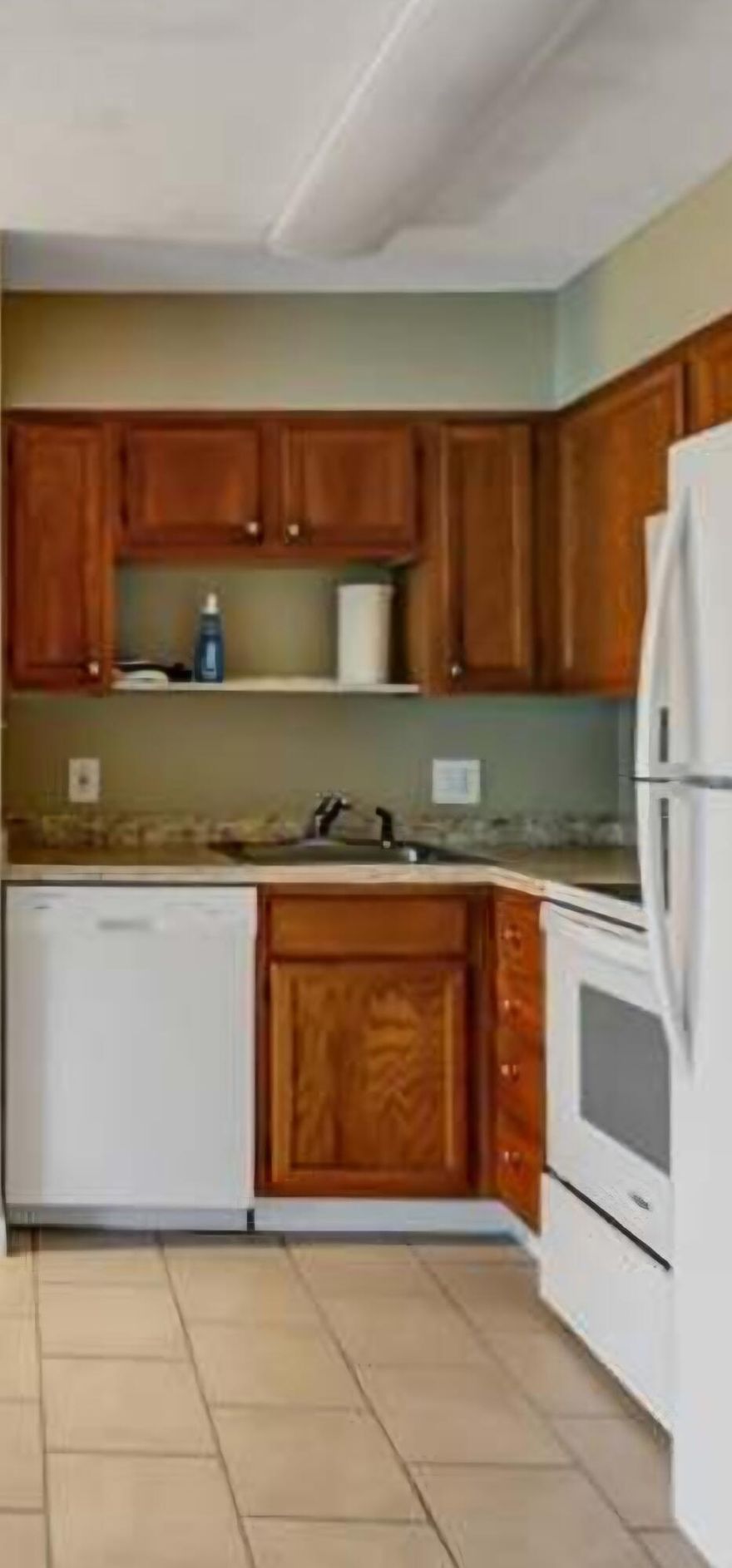 Beautifully updated second story unit completely renovated with  new carpet, new laminate flooring, new kitchen countertops, and all new appliances! Located  just a few minutes from Grande Boulevard, Publix, Sacred Heart Hospital and the beach. HOA offers a community pool with pool house, and a fitness room.
This unit is in a long term lease until 11/1/2022.
Must wear mask at all showings. Only with a 24 hour notice. 
Showings are only on Friday from 3-5 CST.