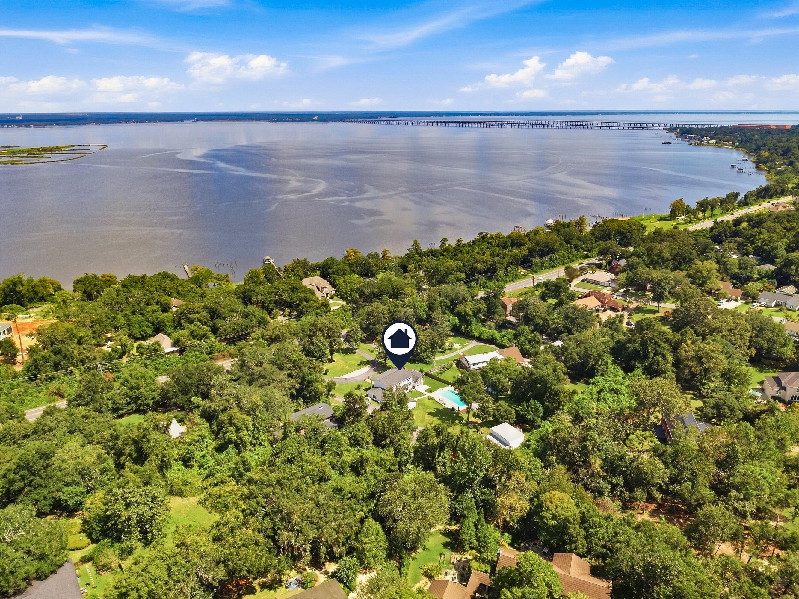 9511 Scenic Highway