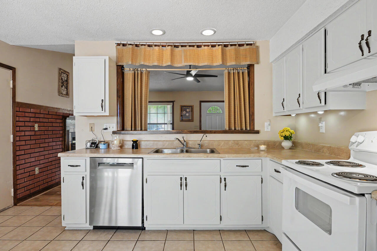 SHOAL WOOD ESTATES - Residential