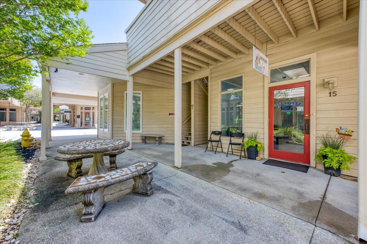 913 Gulf Breeze Parkway STE 15