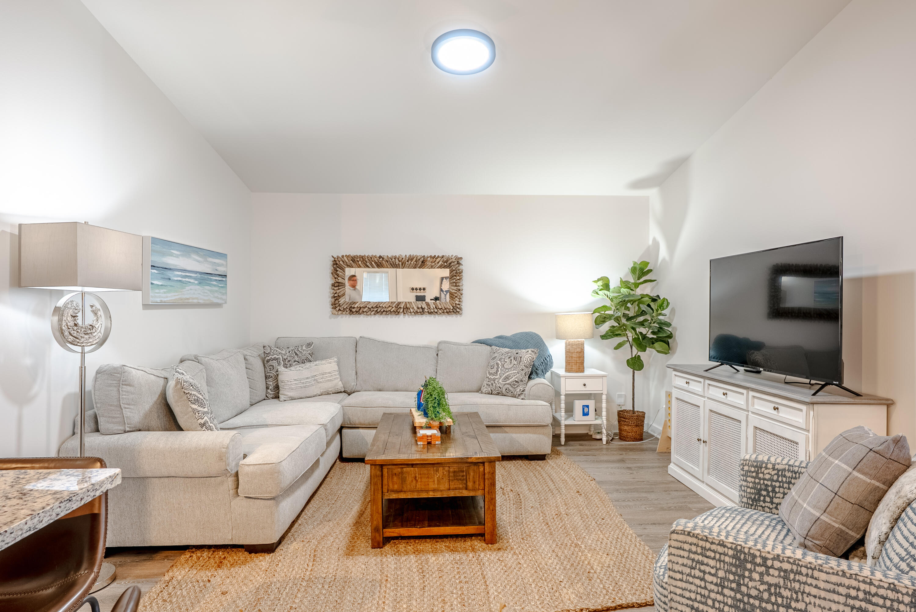 HOLIDAY BEACH RESORT - Residential