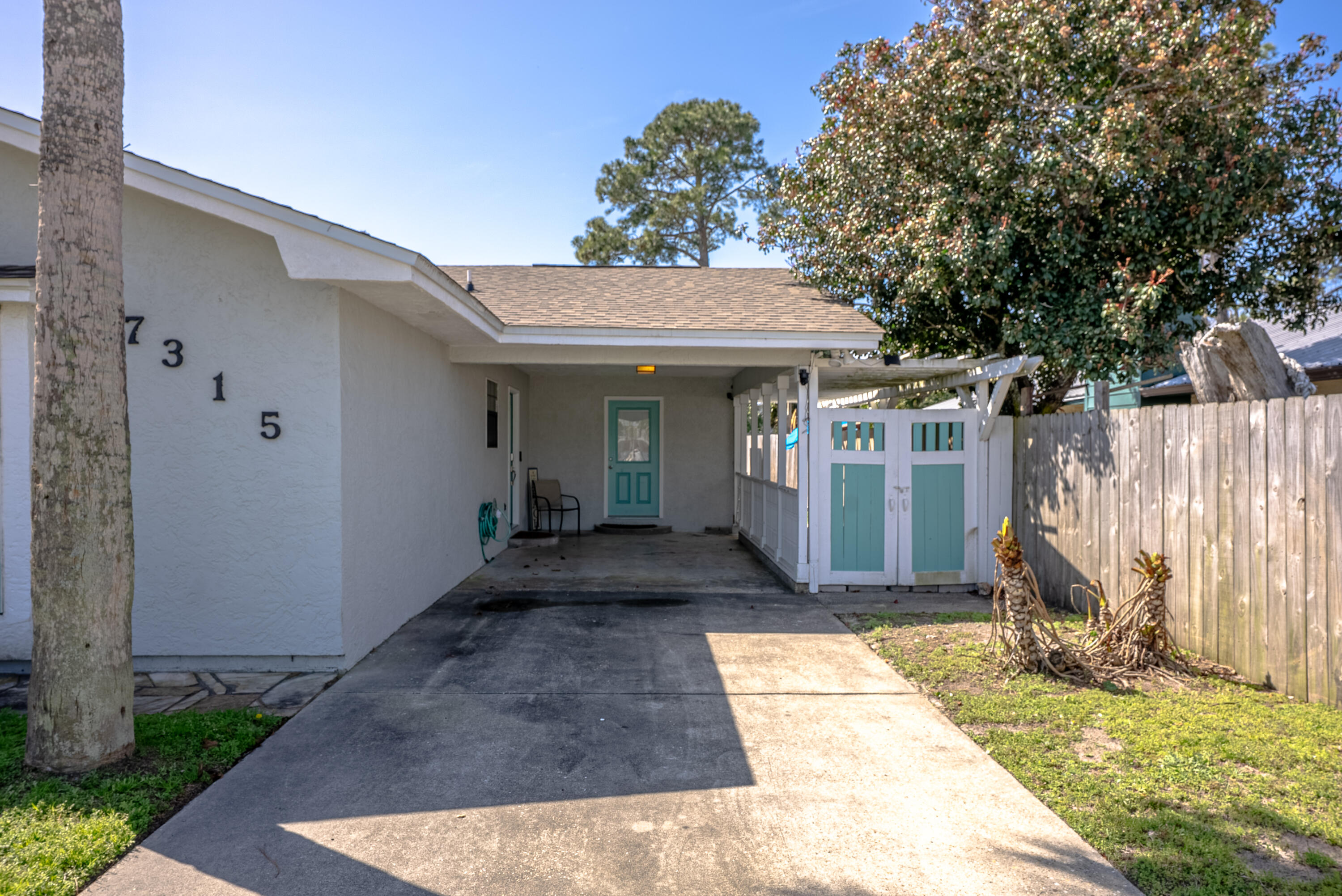 HOLIDAY BEACH RESORT - Residential